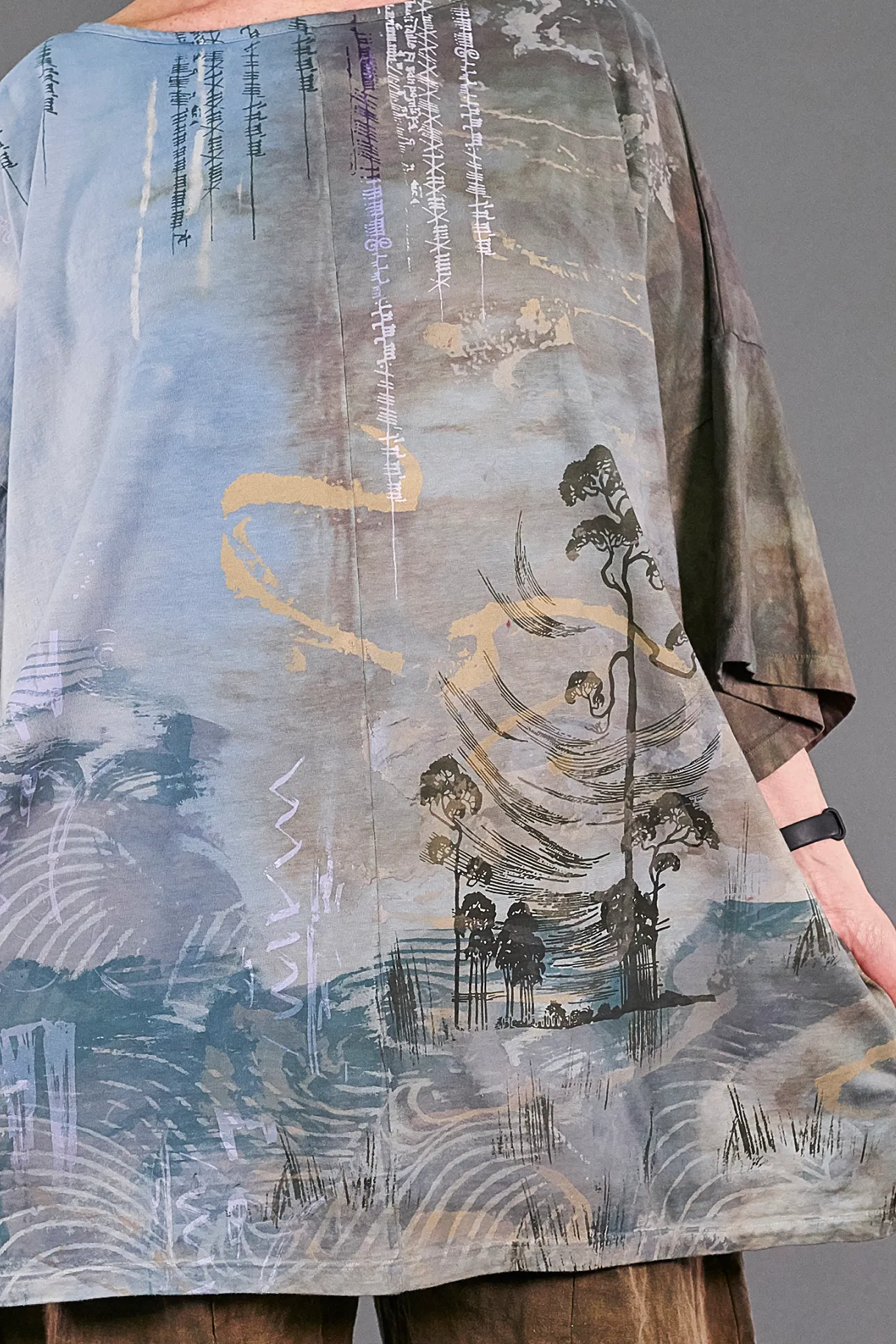 1236HD Line Tee-Heaven/Sea-Mythical Journey