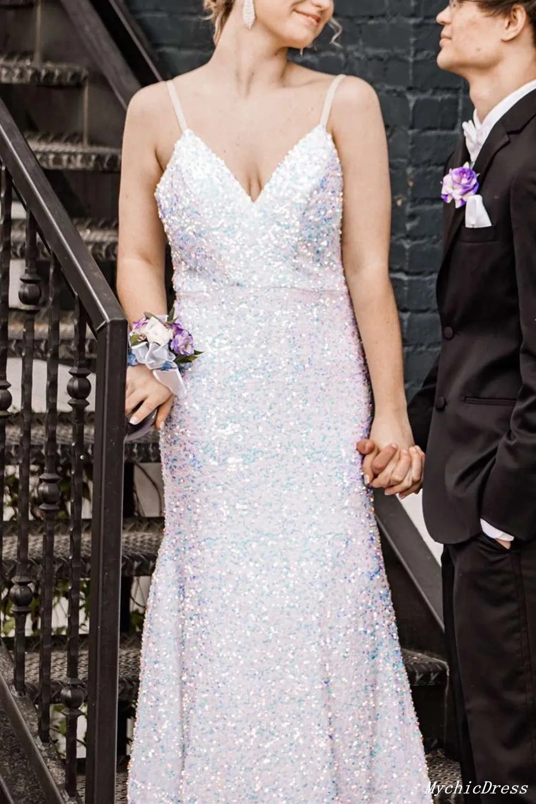 2025 Sequin Evening Dresses White Iridescent Mermaid V Neck Cheap Prom Dress