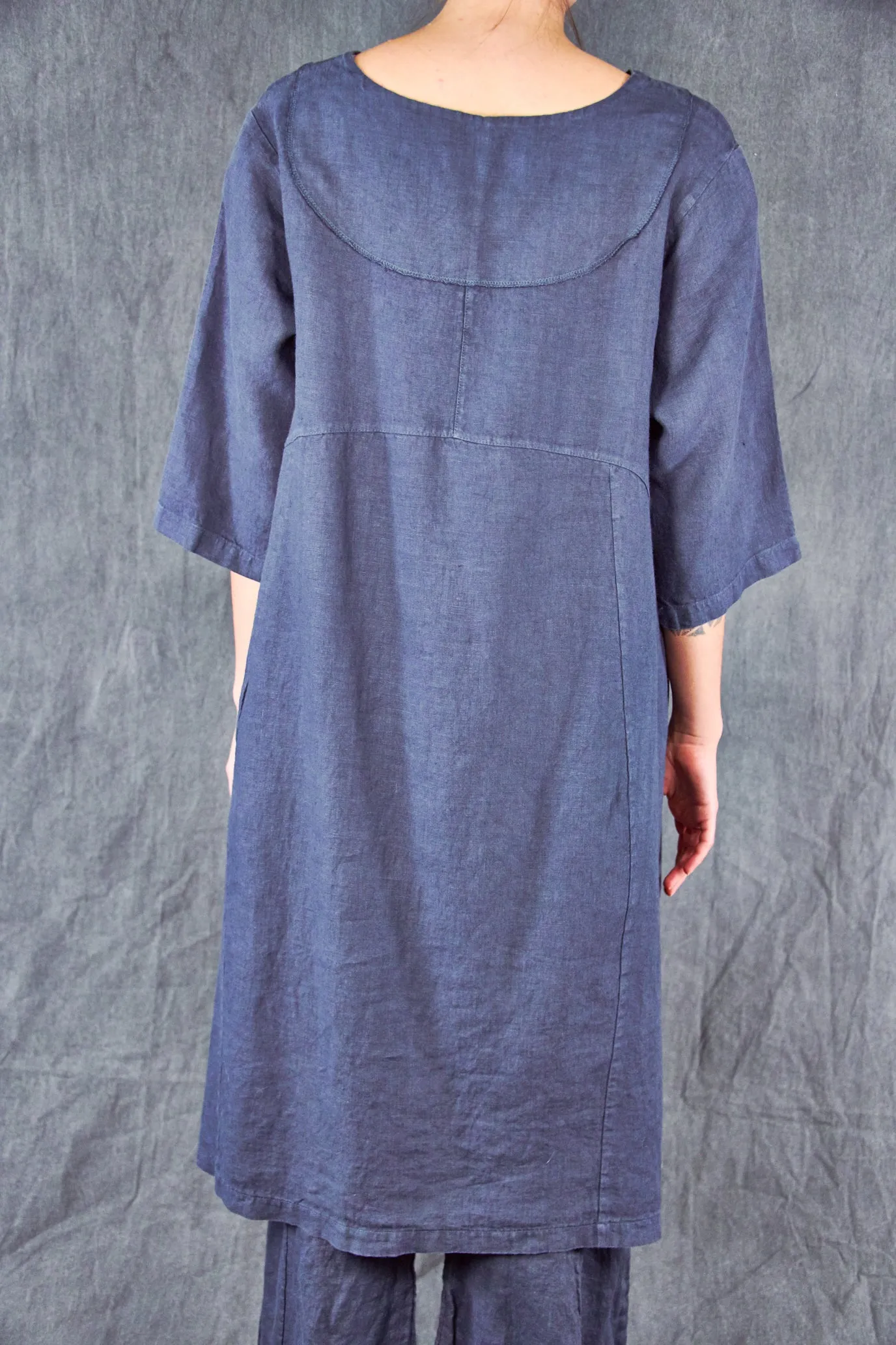 2133 Crossover Linen Tunic Nightwatch-P