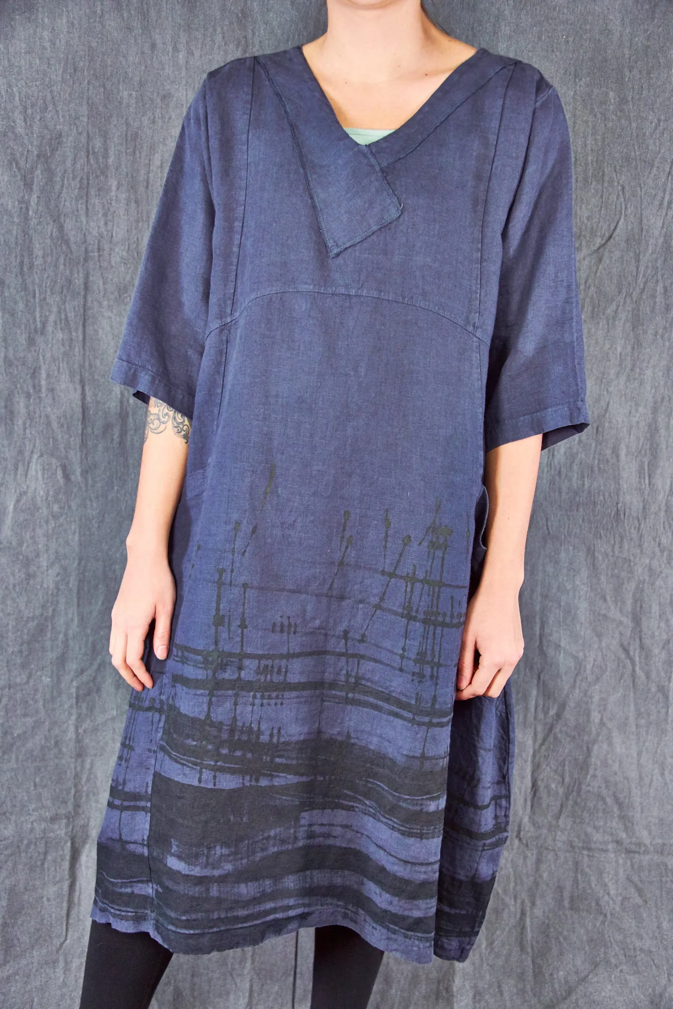 2133 Crossover Linen Tunic Nightwatch-P