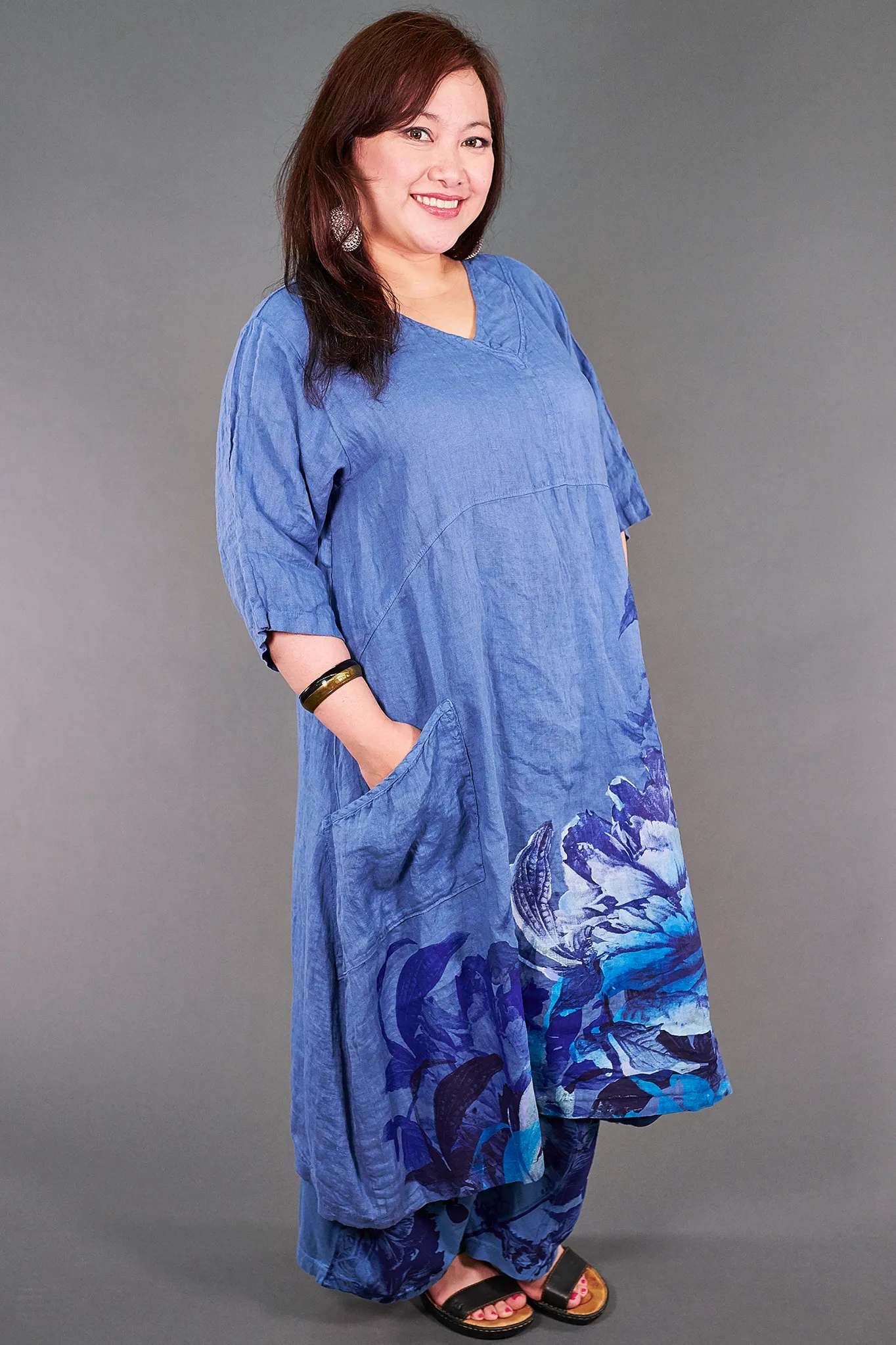 2195 Serenade Tunic Delft-Glass Chrysanthemum