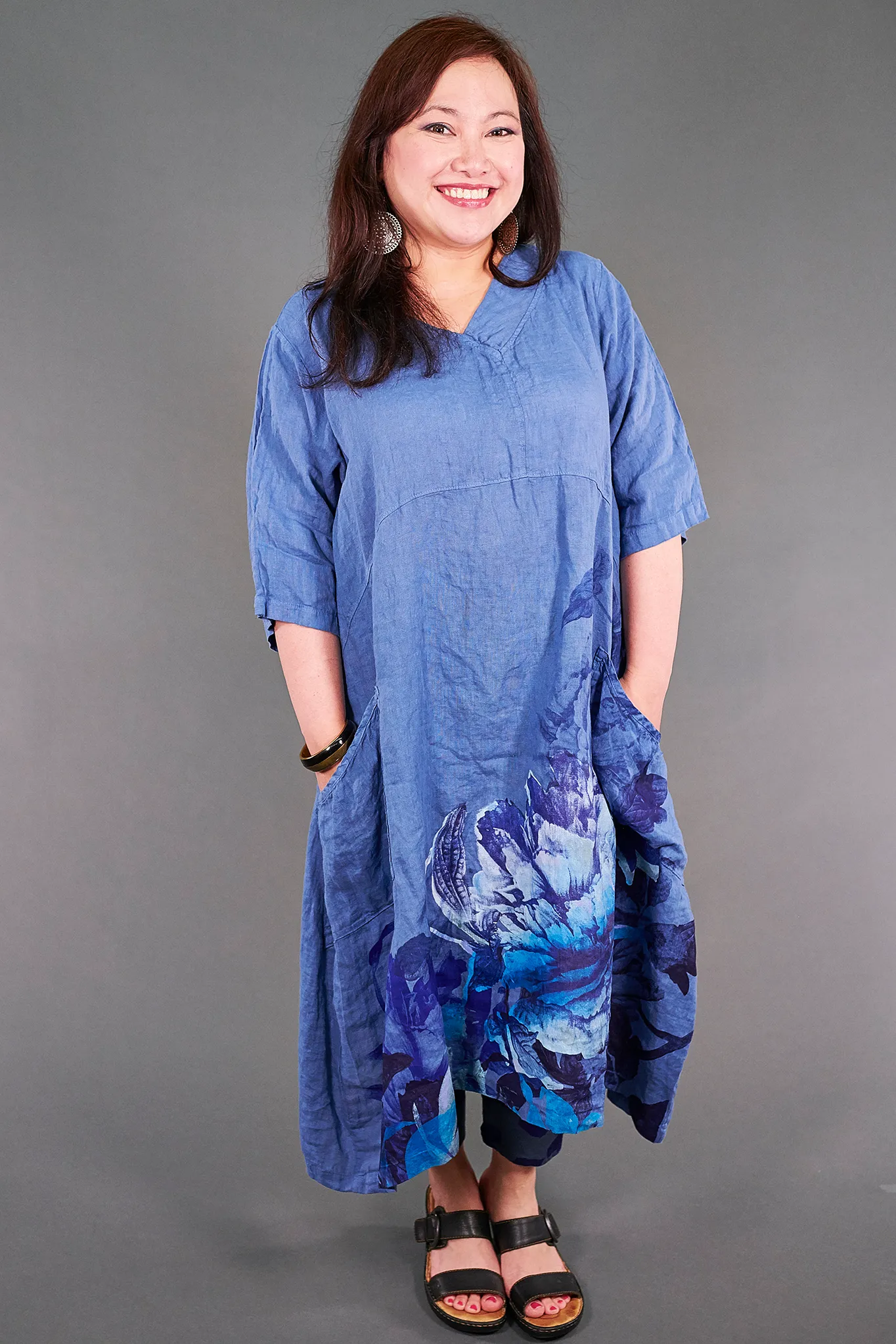 2195 Serenade Tunic Delft-Glass Chrysanthemum