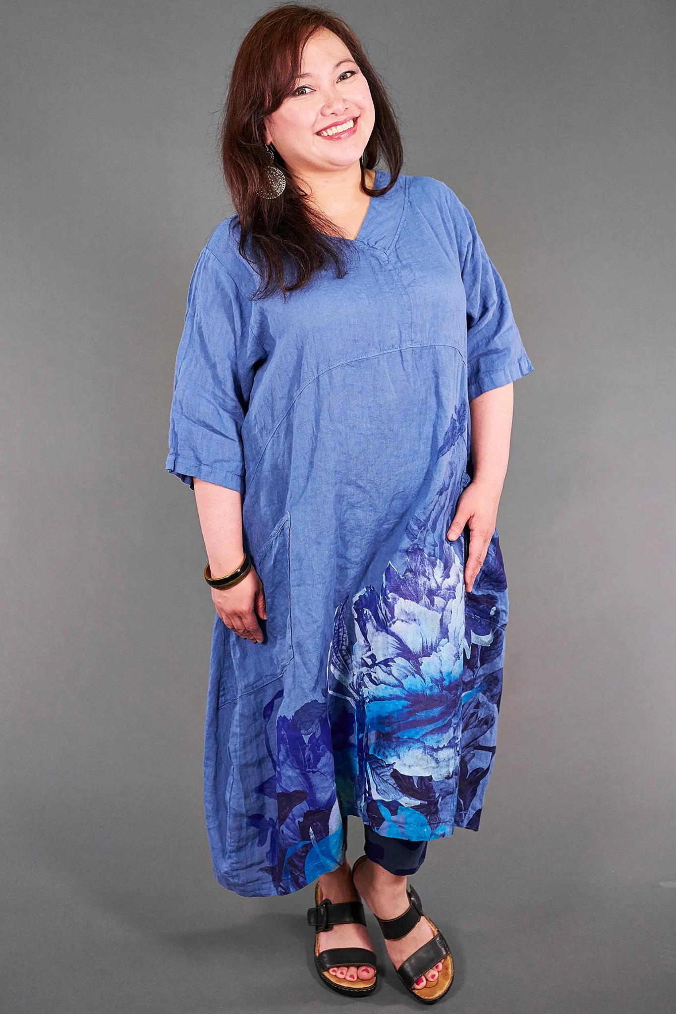 2195 Serenade Tunic Delft-Glass Chrysanthemum