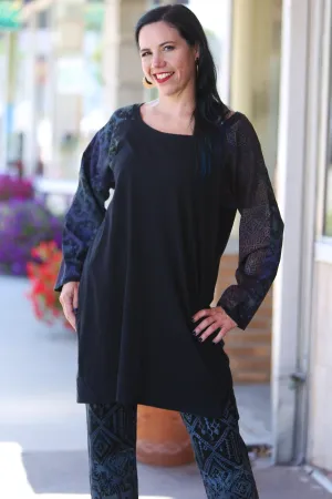 2197 Canyon Raglan Top Black Printed Sleeves-P