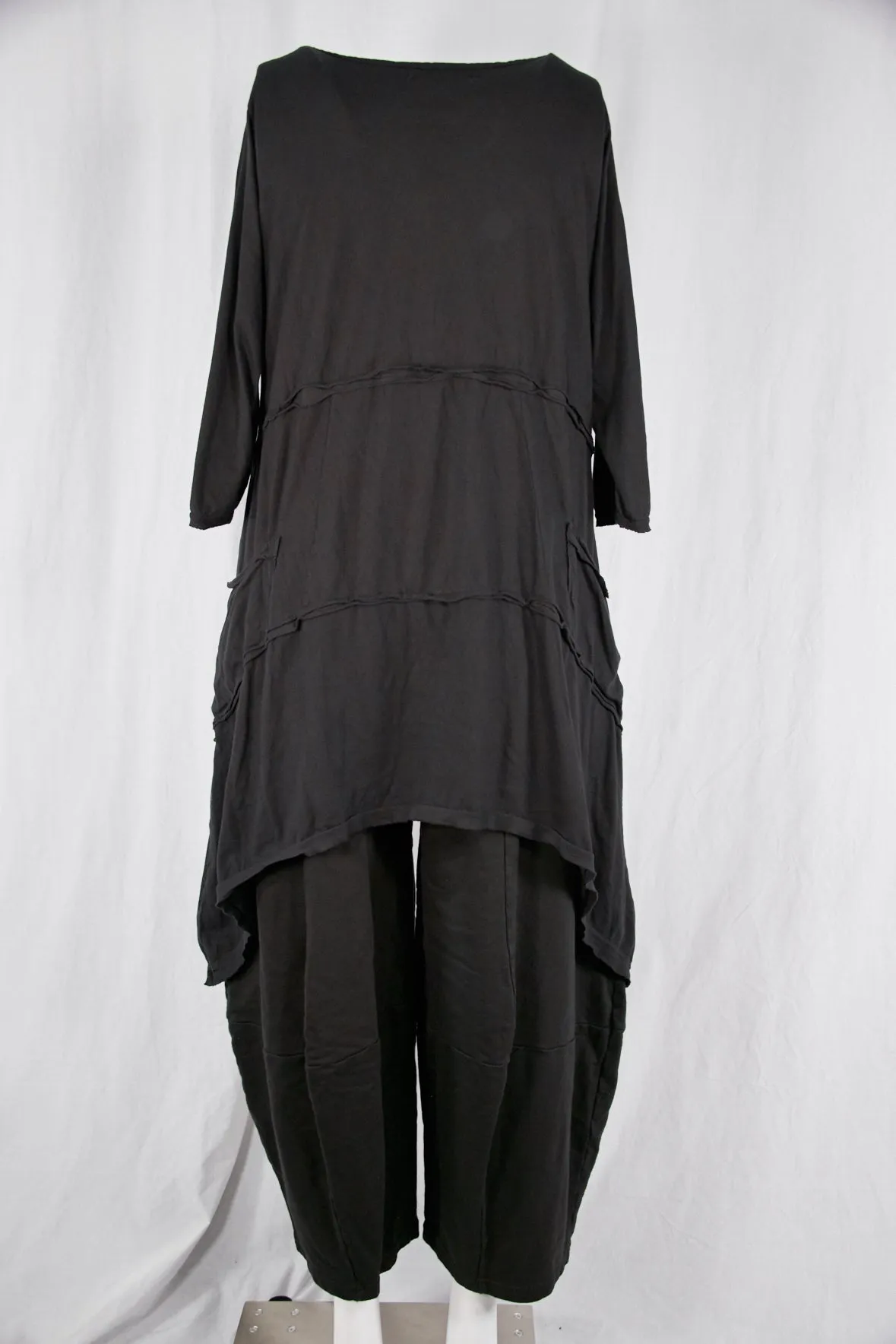 2222 Raw Seam Vector Black-P