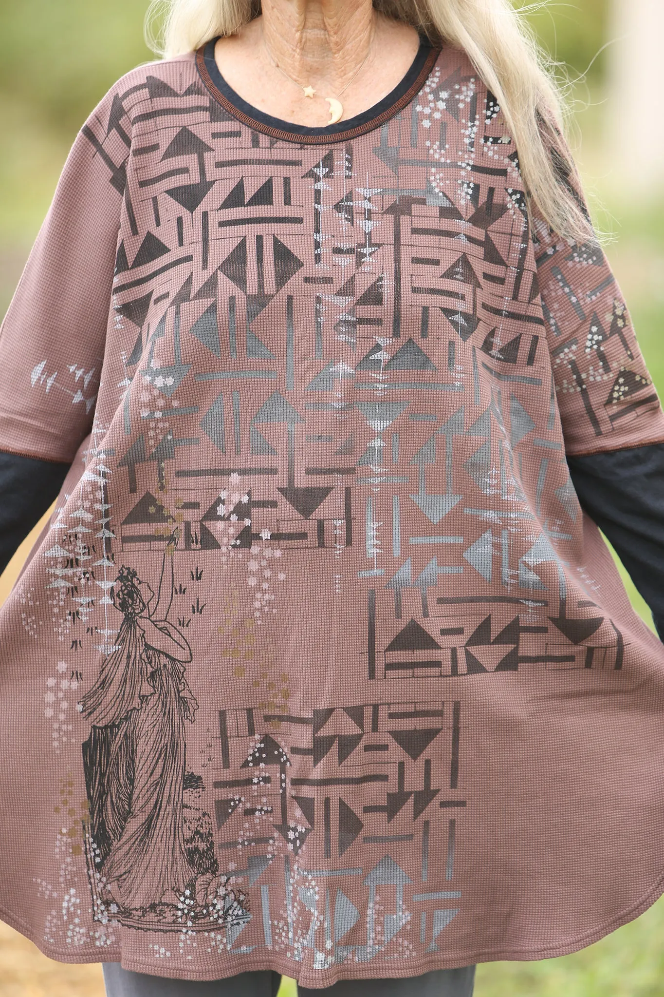 2251 Natural City Tunic-Rosewood- Nouveau Pattern Fields