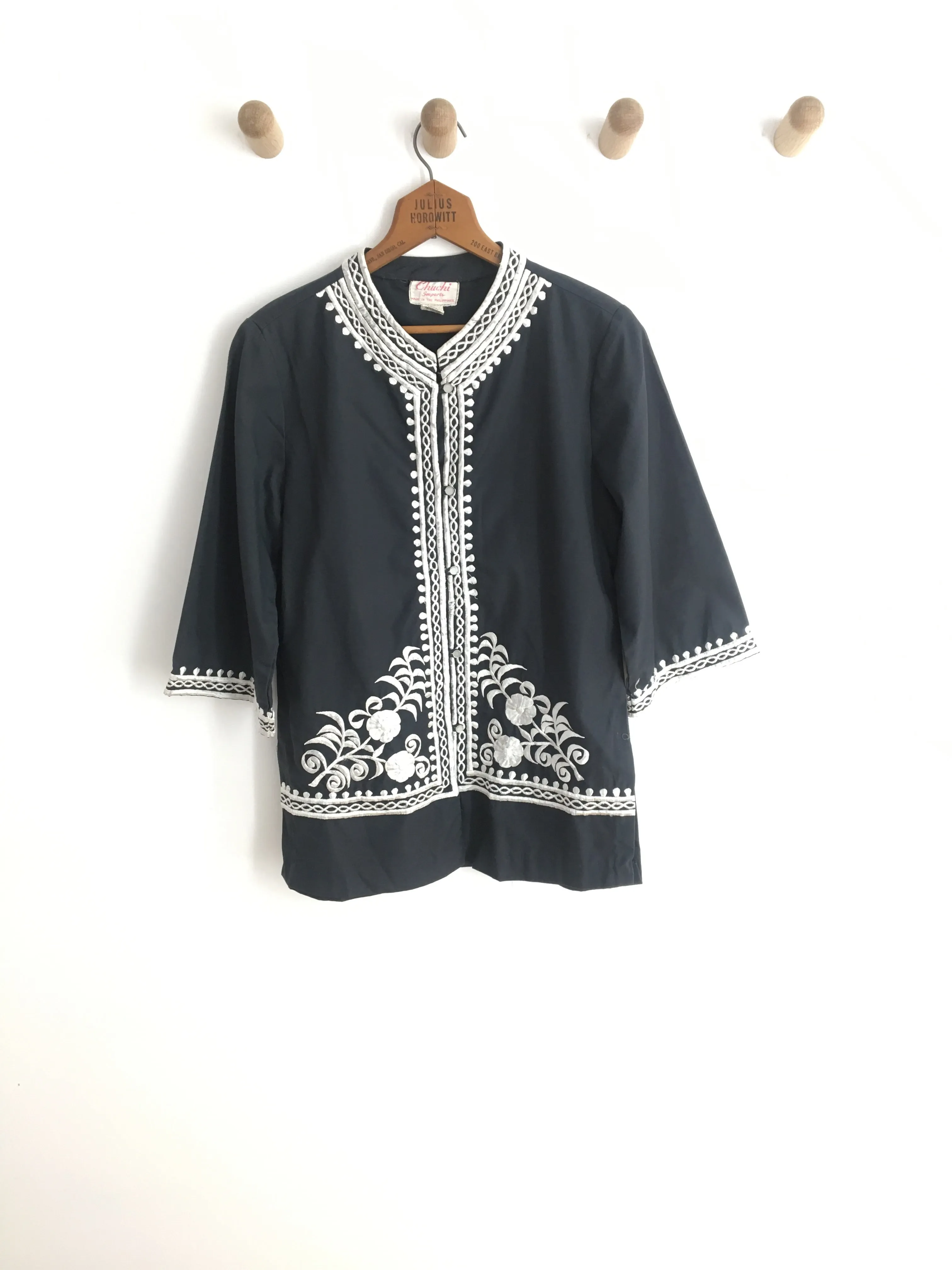 70’s CHUCHI EMBROIDERED TOP / MEDIUM