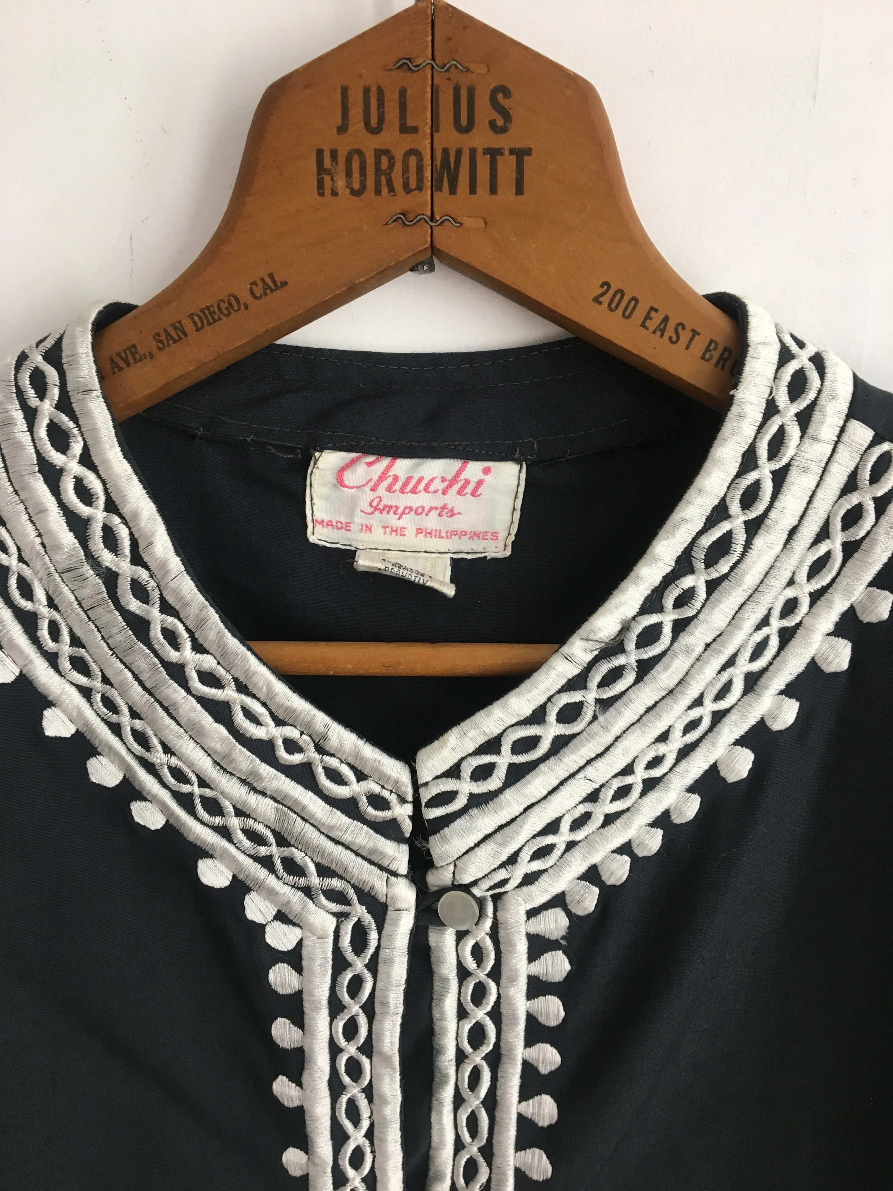 70’s CHUCHI EMBROIDERED TOP / MEDIUM
