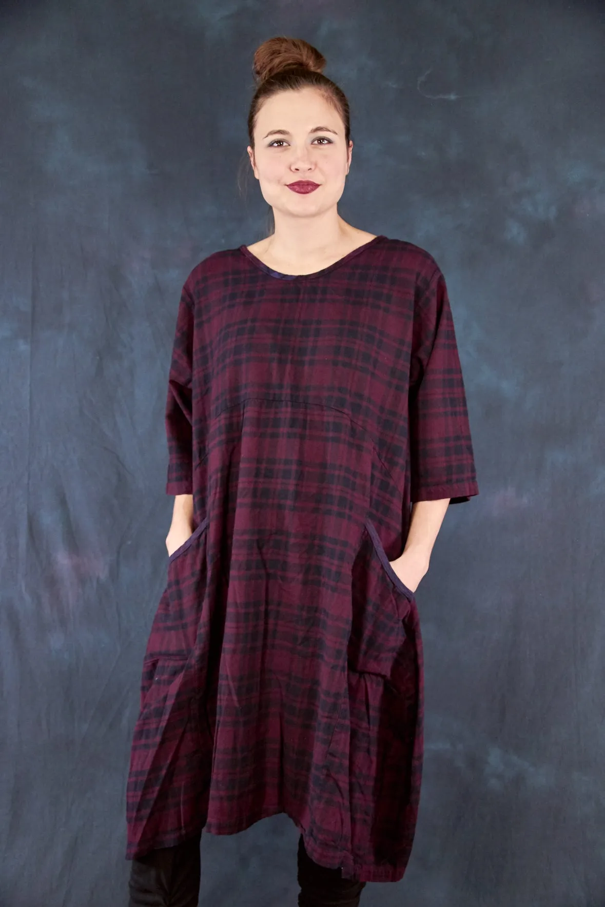 7114 Cabin Dress Vino Black Plaid