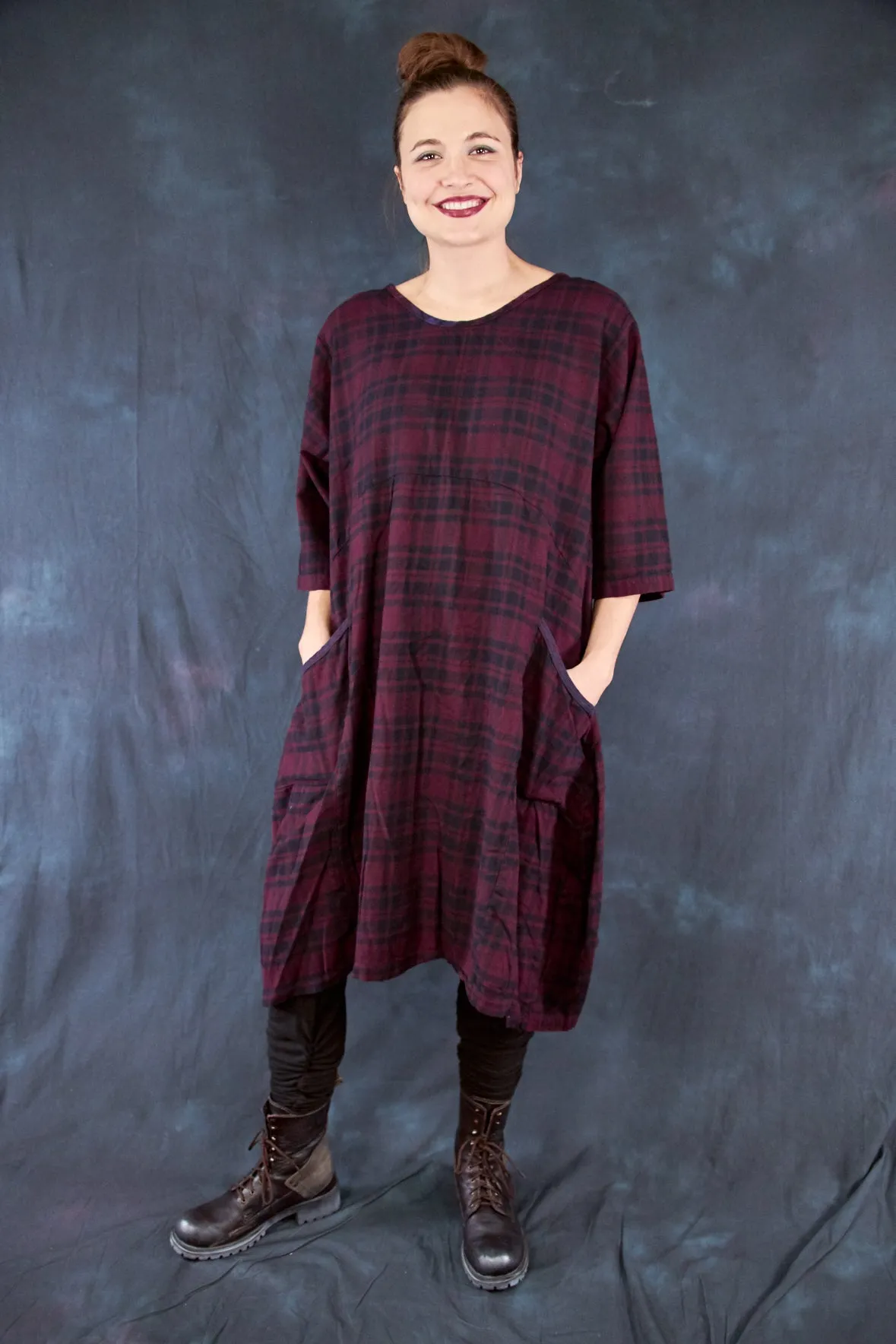 7114 Cabin Dress Vino Black Plaid