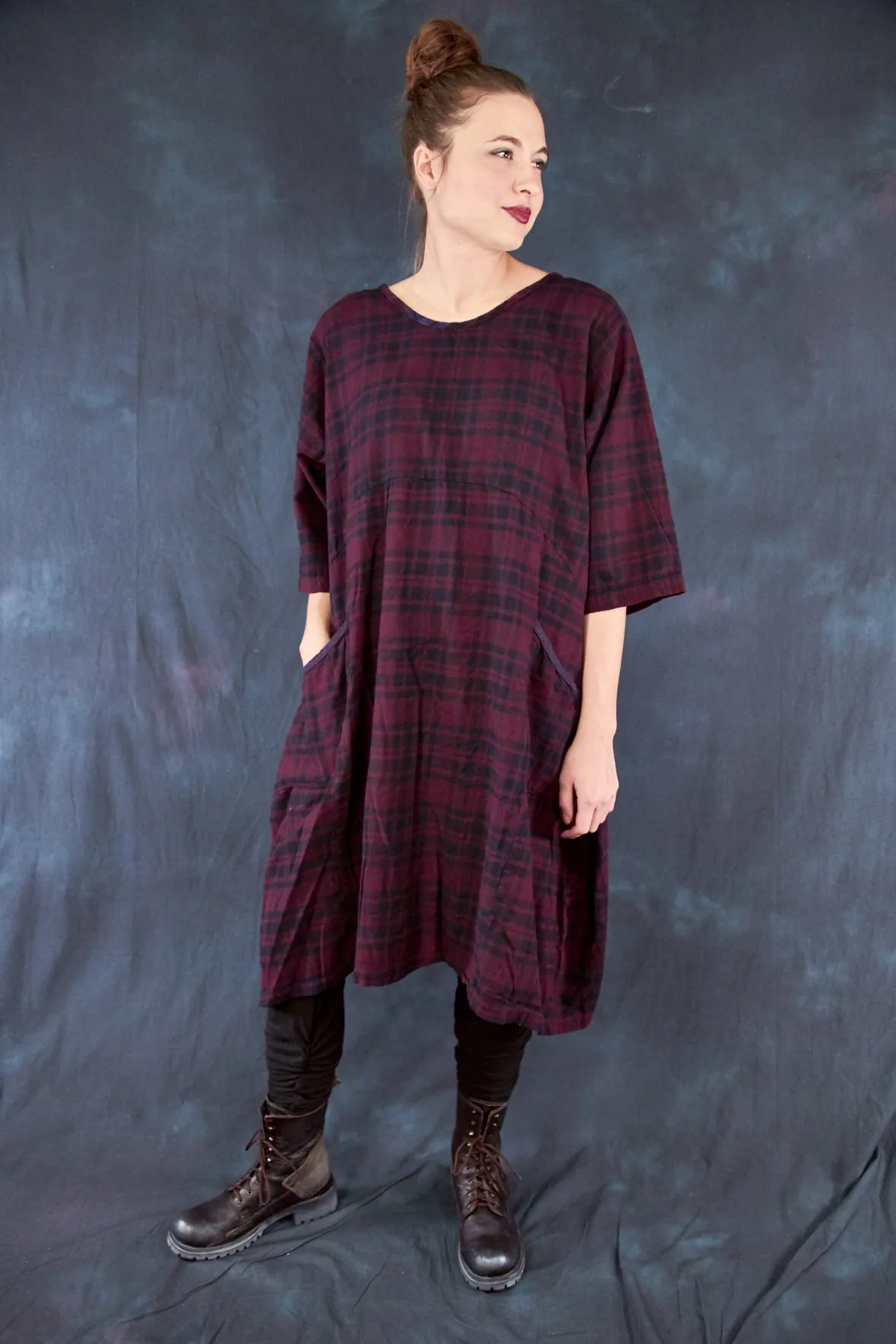 7114 Cabin Dress Vino Black Plaid