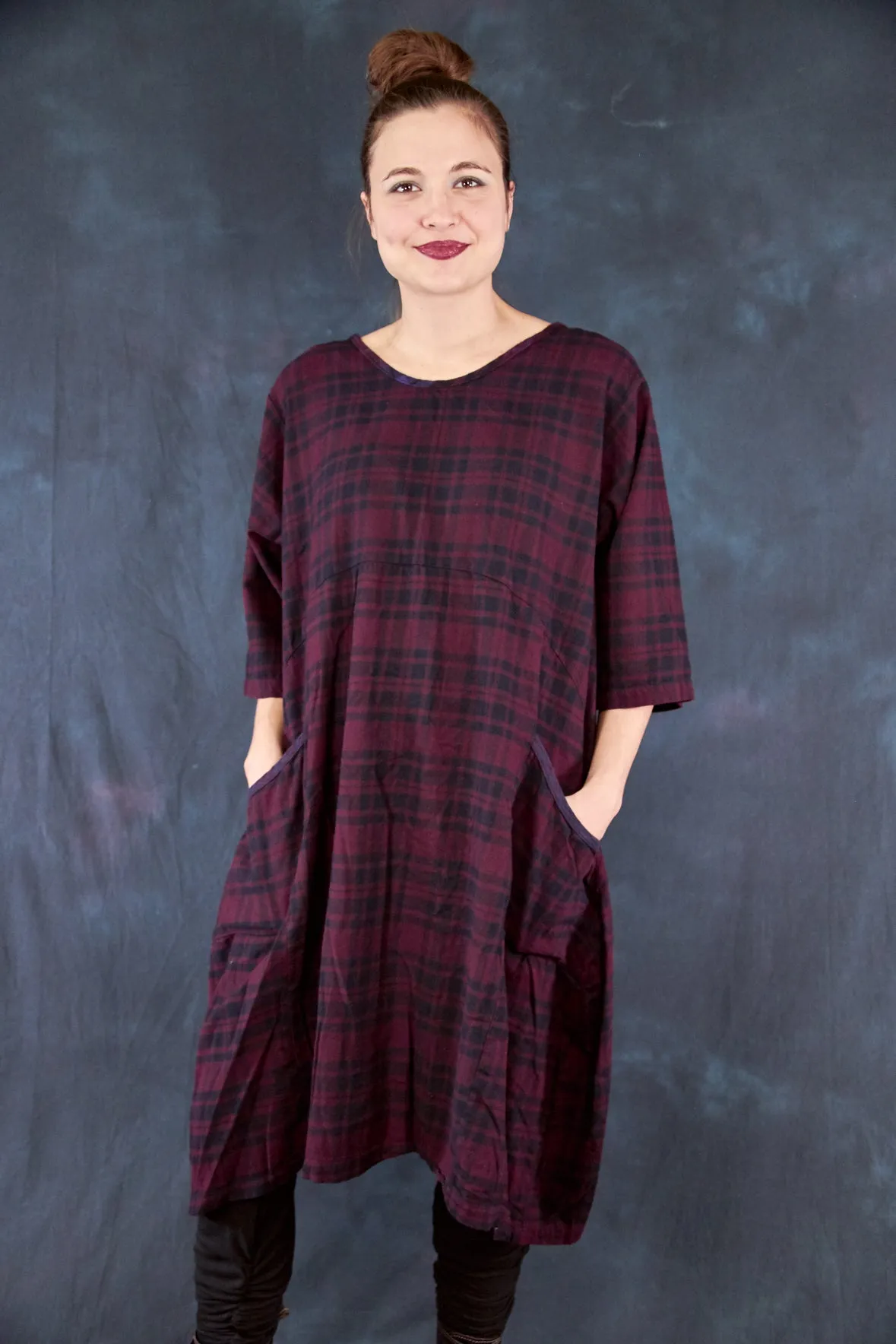7114 Cabin Dress Vino Black Plaid