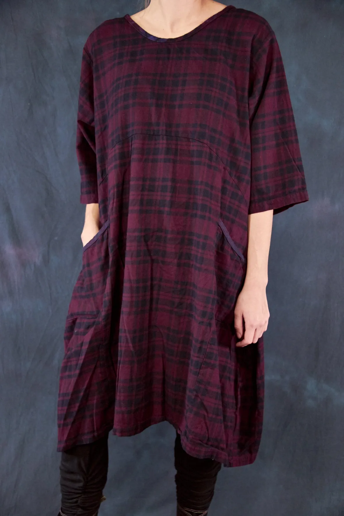 7114 Cabin Dress Vino Black Plaid