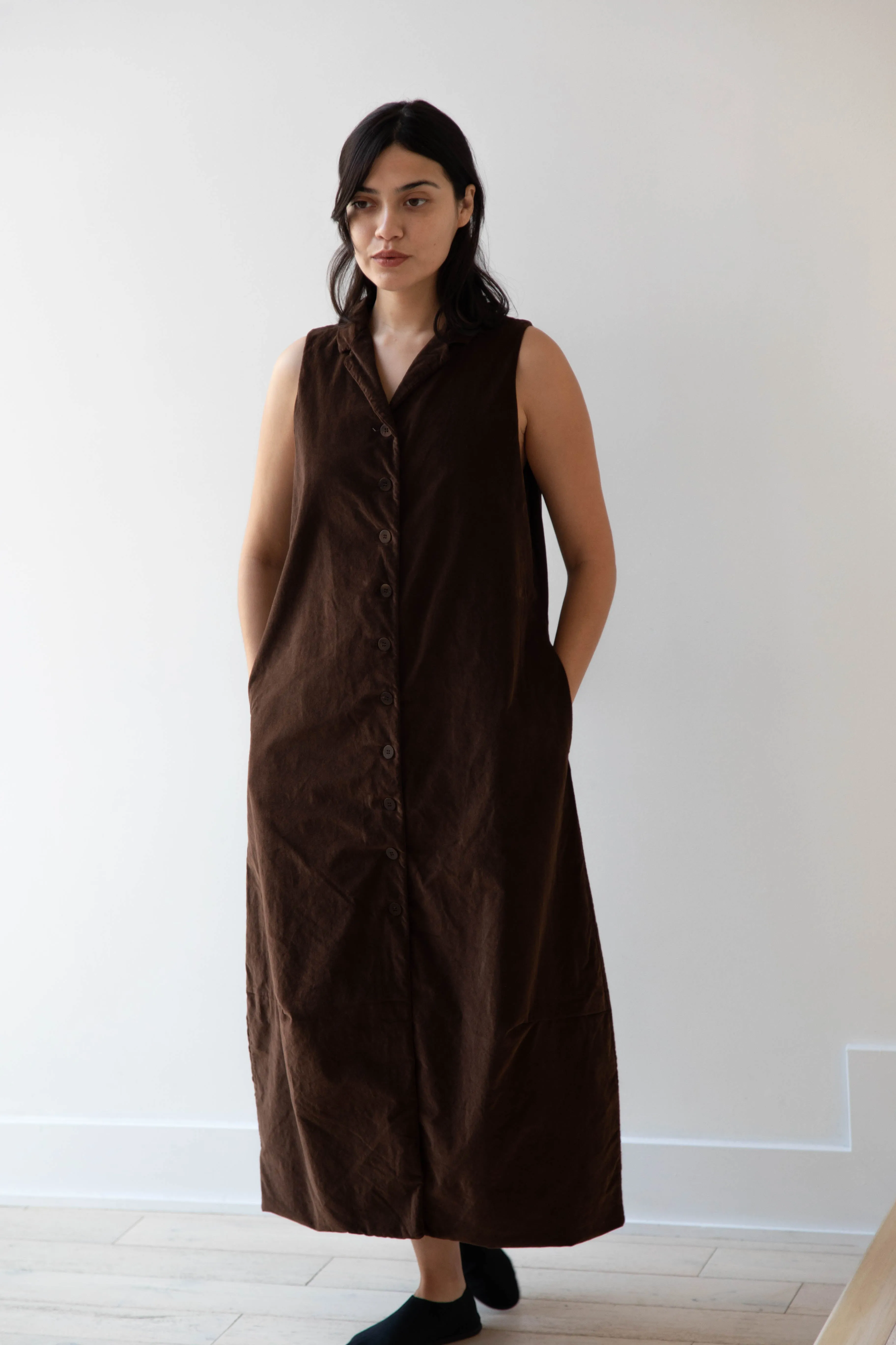 Album di Famiglia | Velvet Long Sleeveless Dress in Coffee