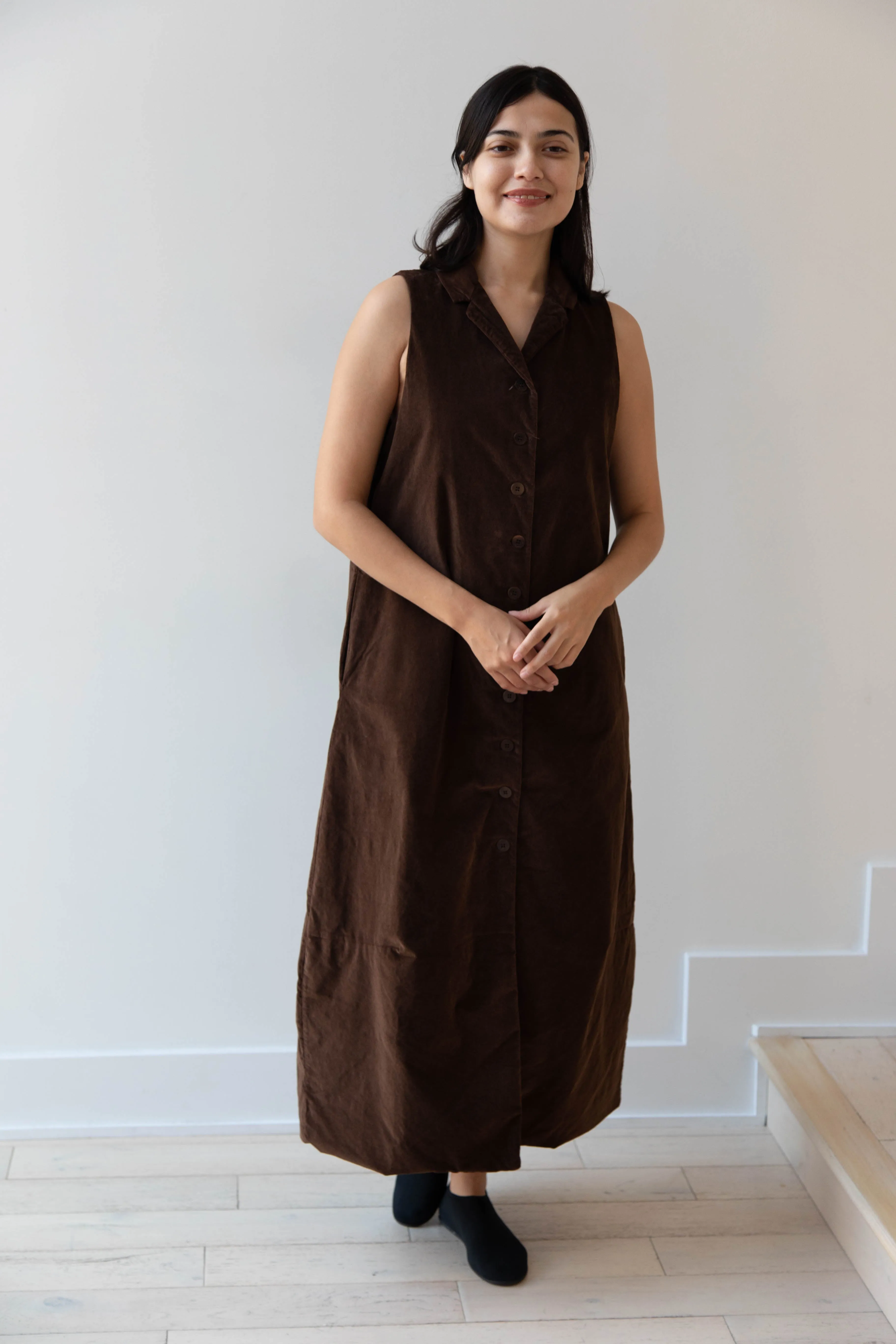 Album di Famiglia | Velvet Long Sleeveless Dress in Coffee