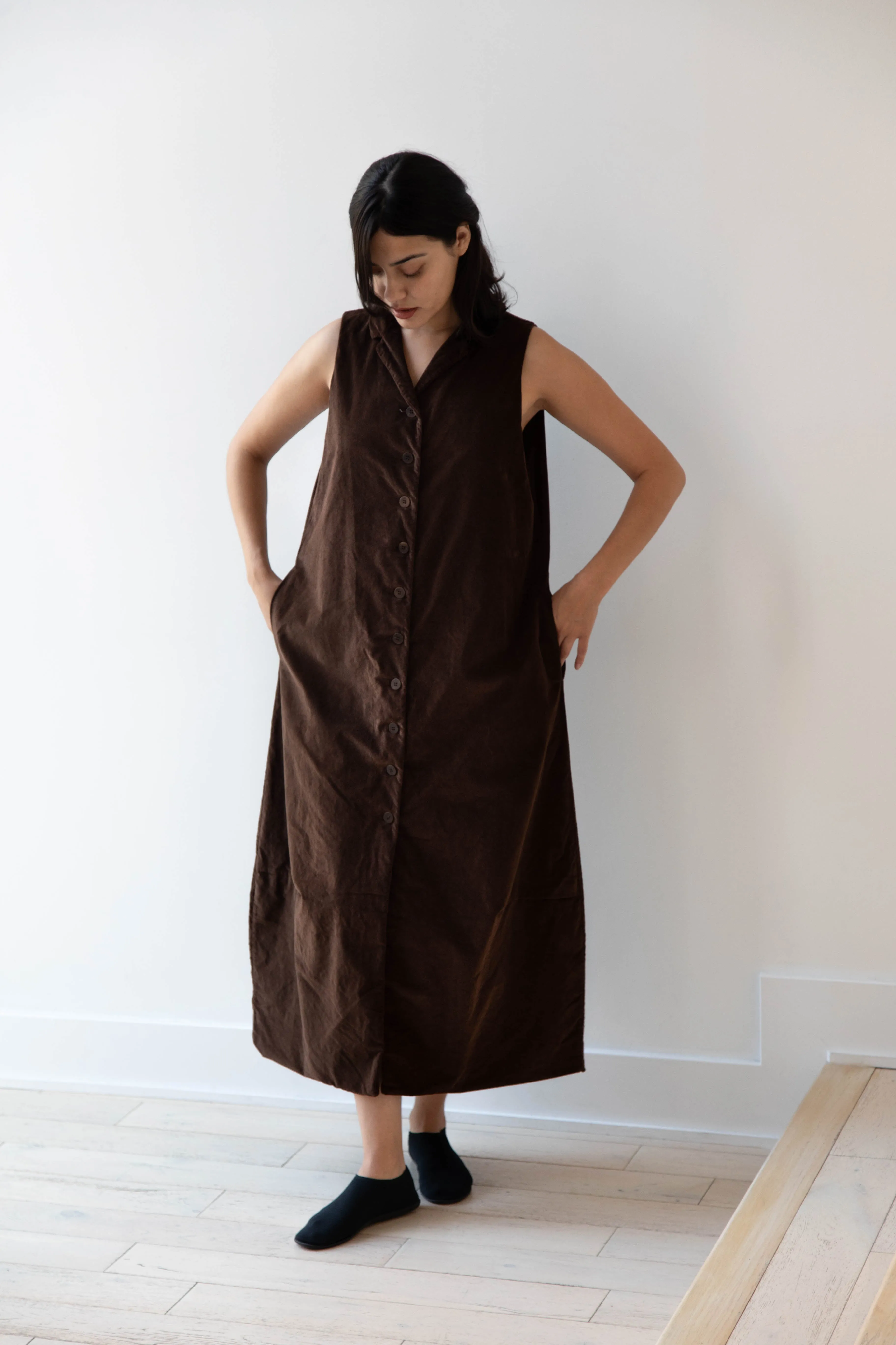 Album di Famiglia | Velvet Long Sleeveless Dress in Coffee