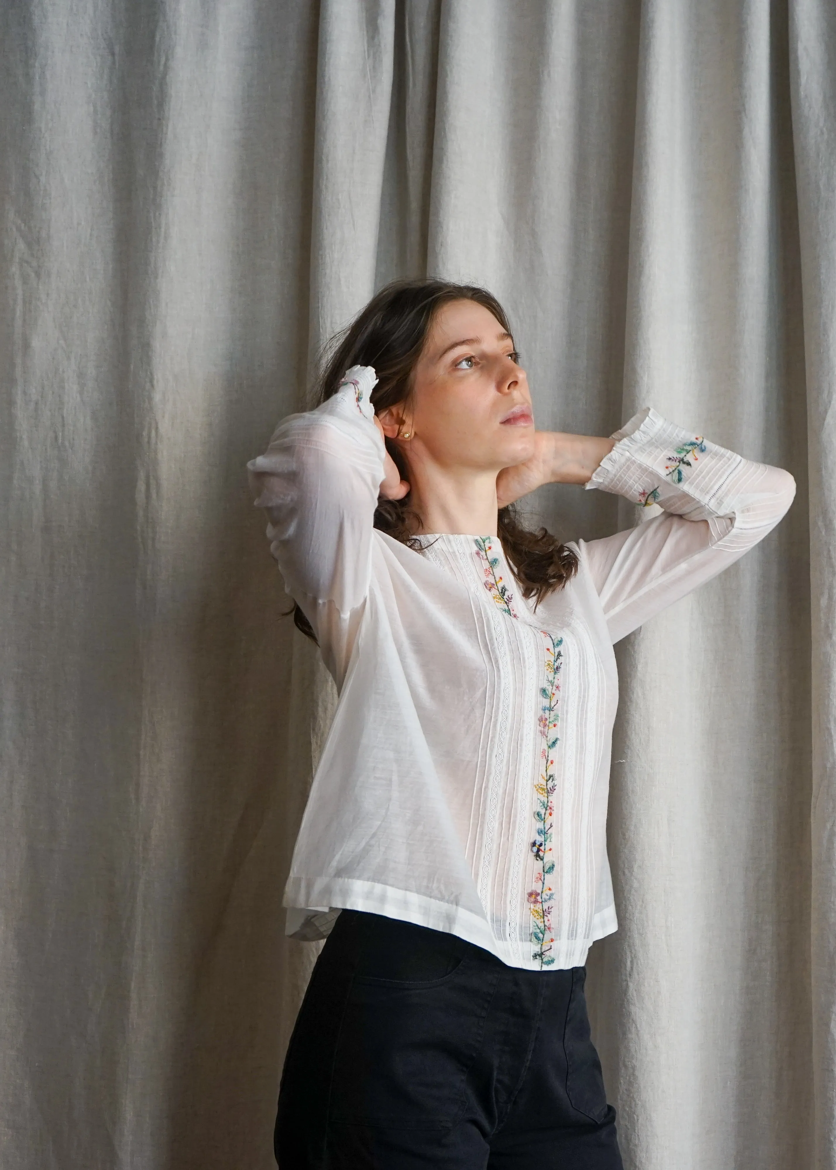 Bellium Embroidered Top
