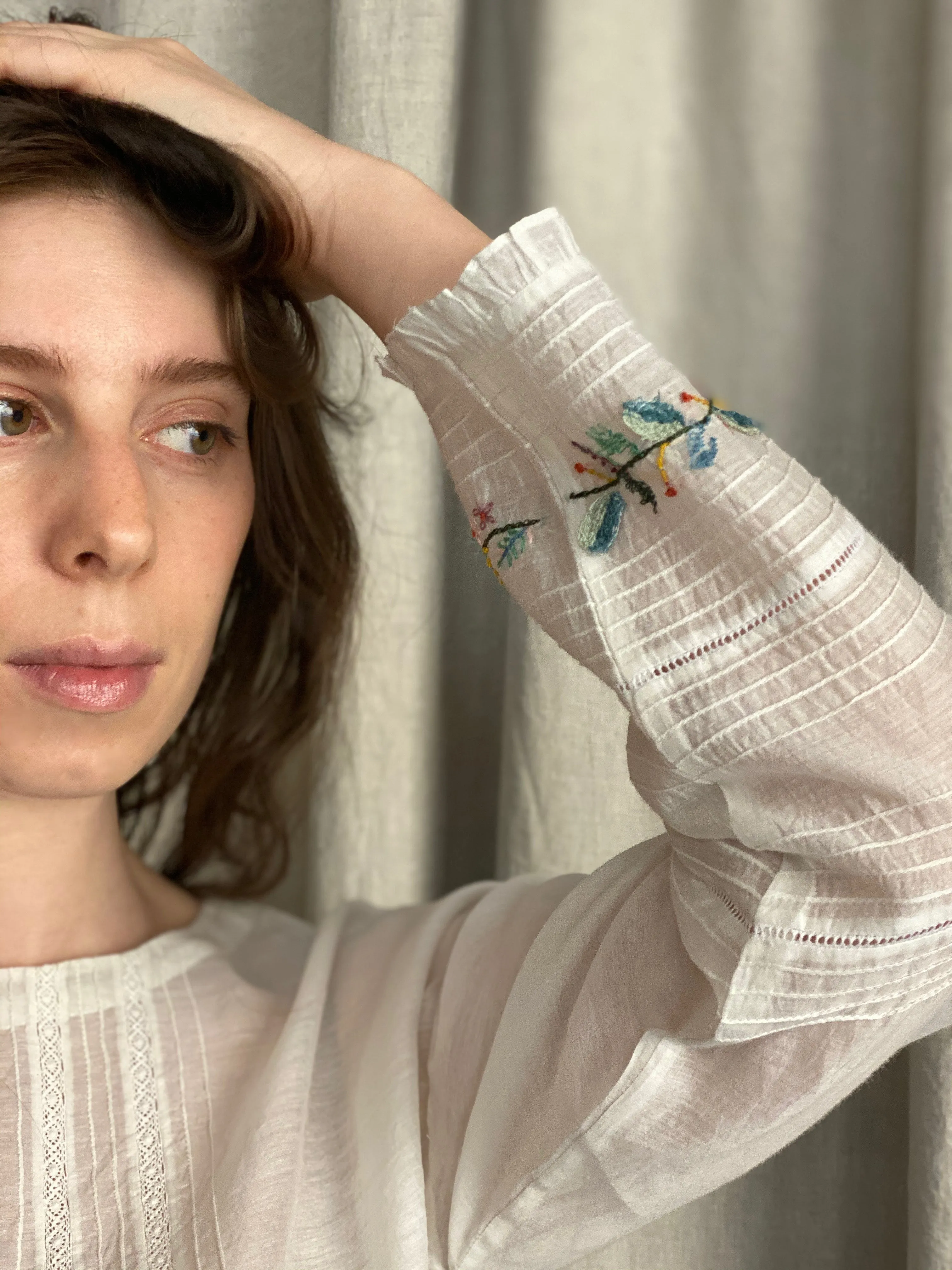 Bellium Embroidered Top