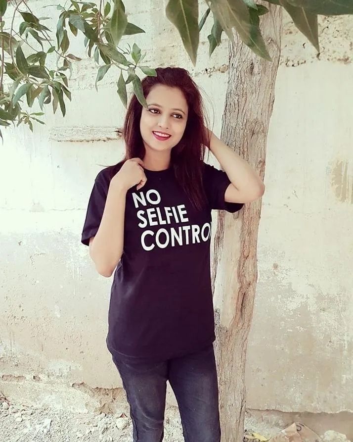 Black No Selfie Control Printed T-Shirt For Her
