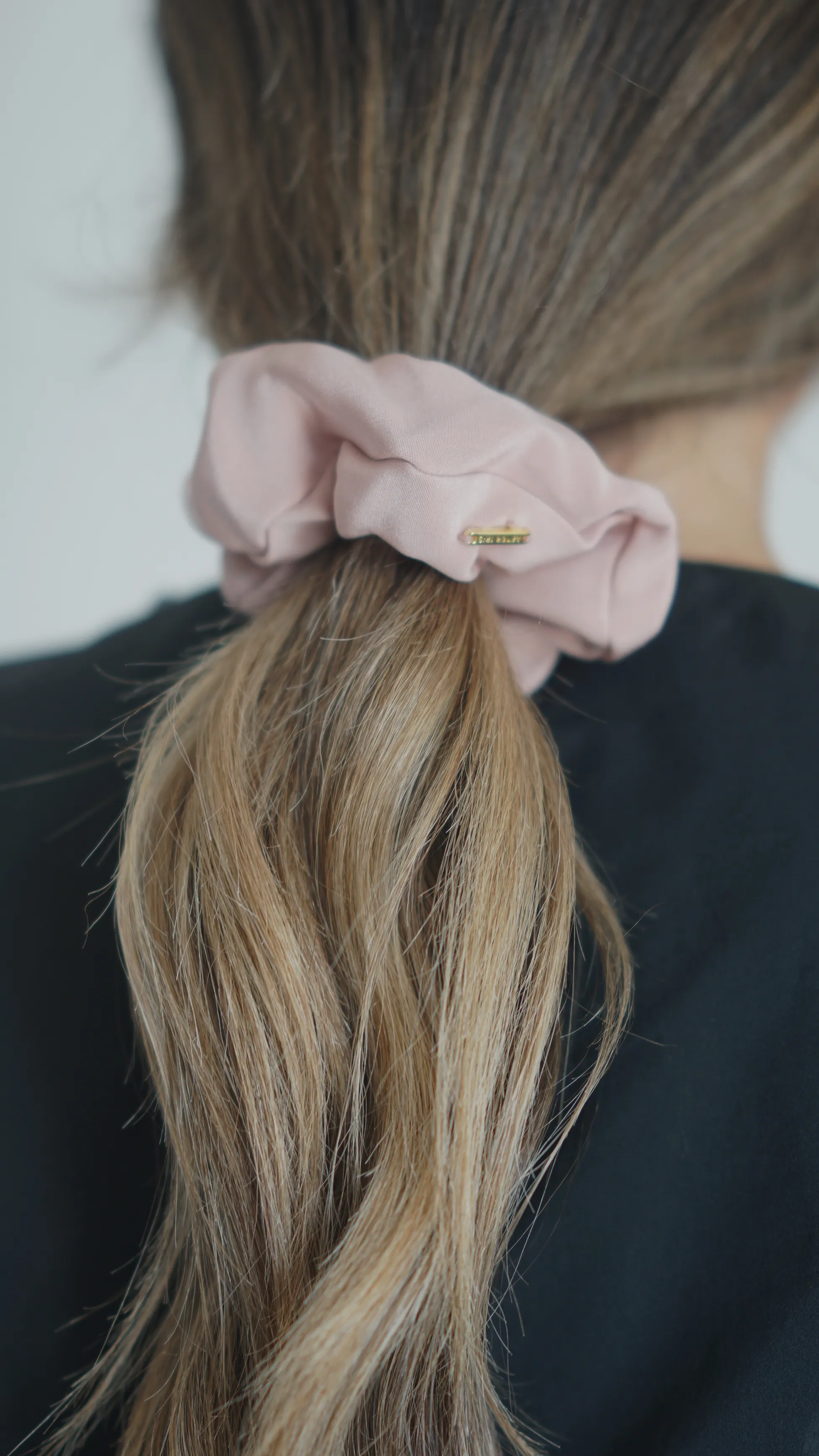 CORA PONY WRAP - BLUSH