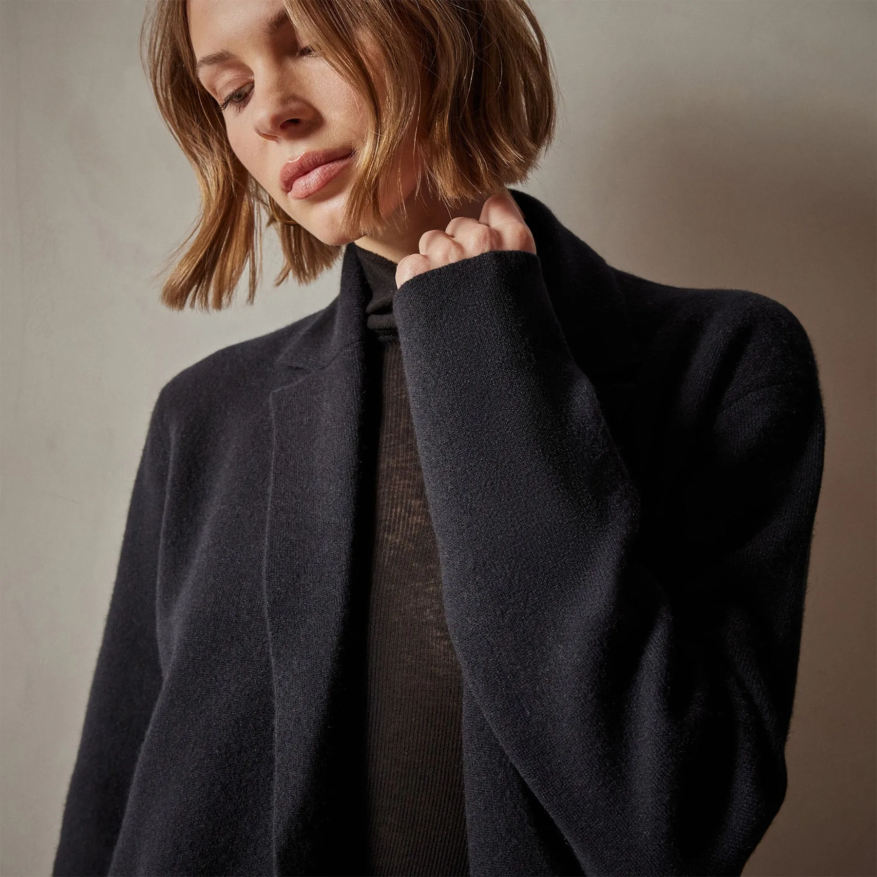 Cotton Cashmere Blend Ribbed Turtleneck - Black