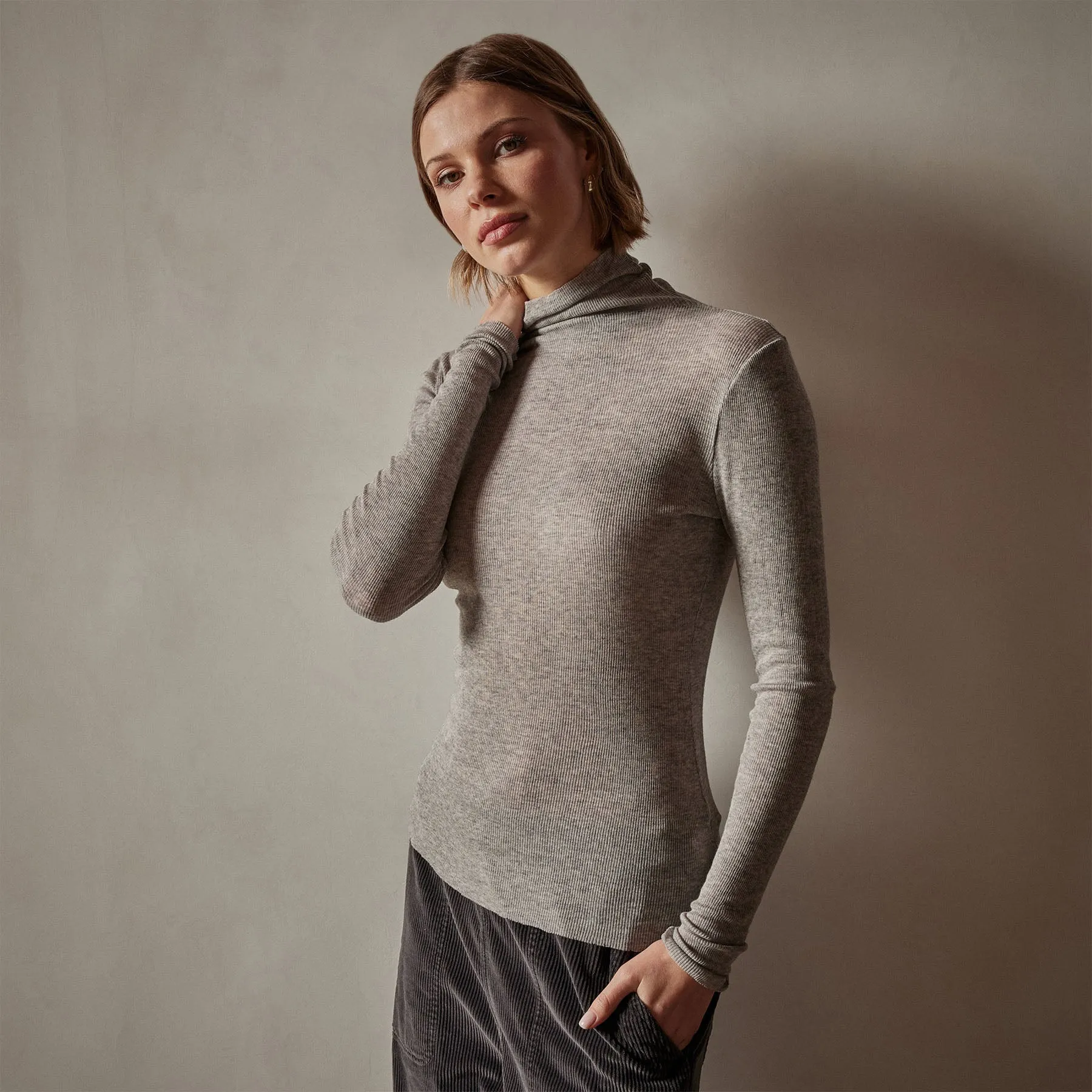 Cotton Cashmere Blend Ribbed Turtleneck - Heather Grey