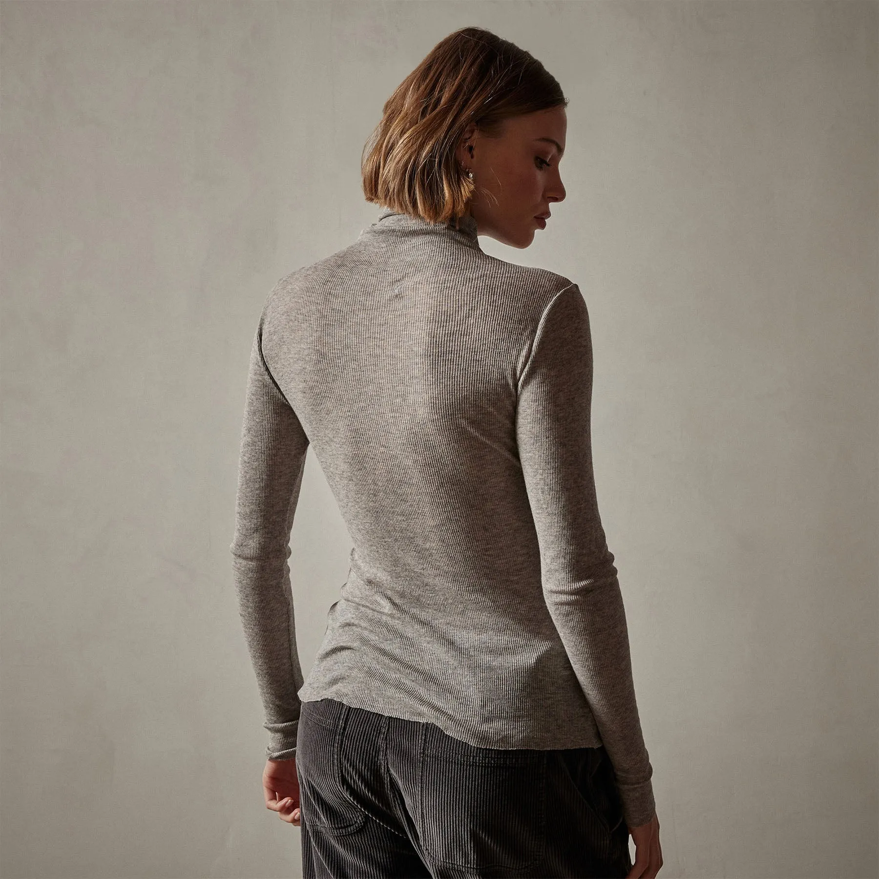 Cotton Cashmere Blend Ribbed Turtleneck - Heather Grey