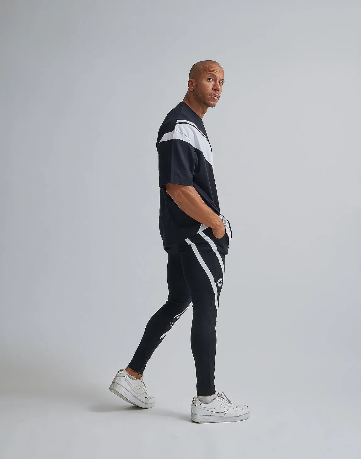 CRONOS V-SHAPED OVERSIZE T-SHIRTS【BLACK】