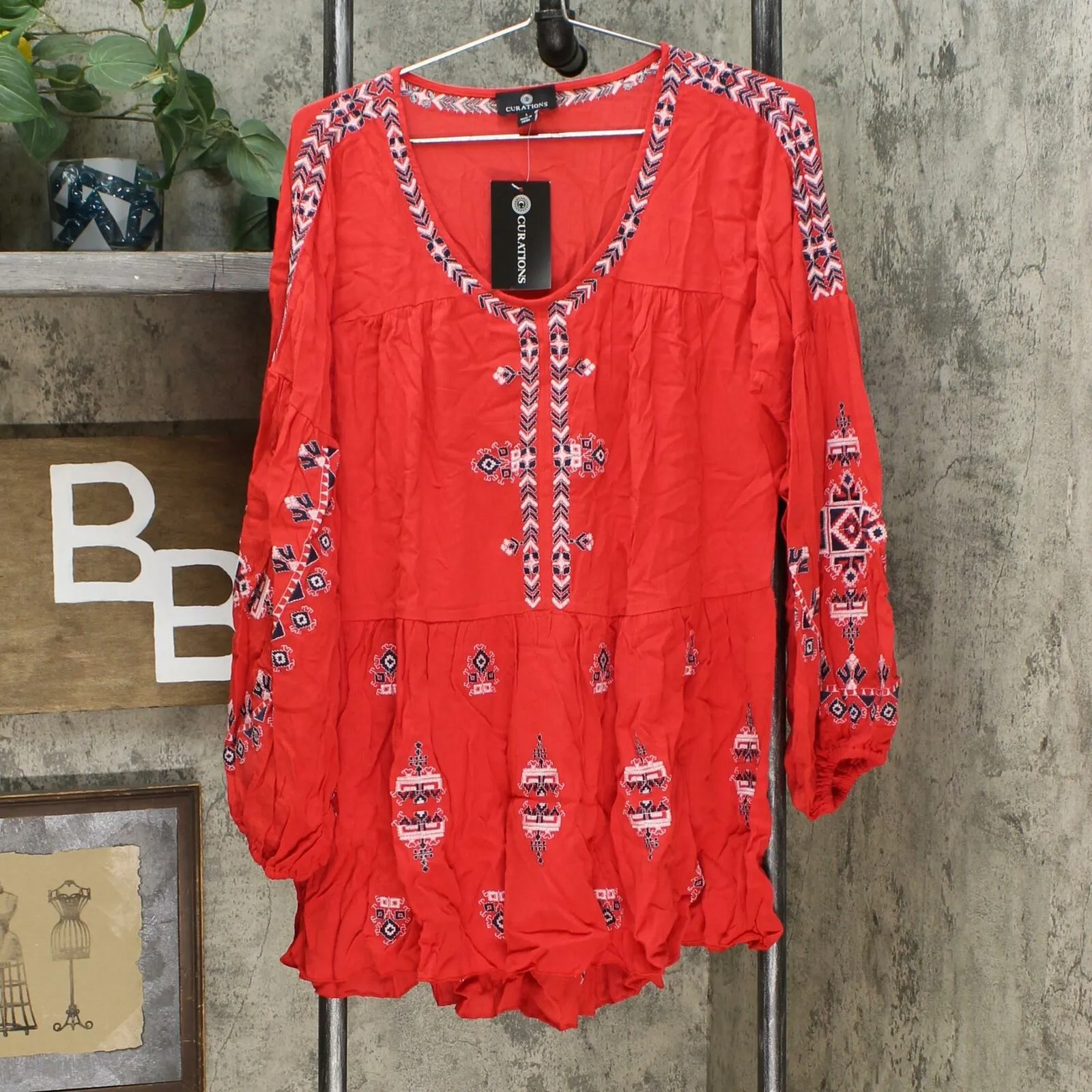 Curations Women's Embroidered Long Sleeve Tunic Top