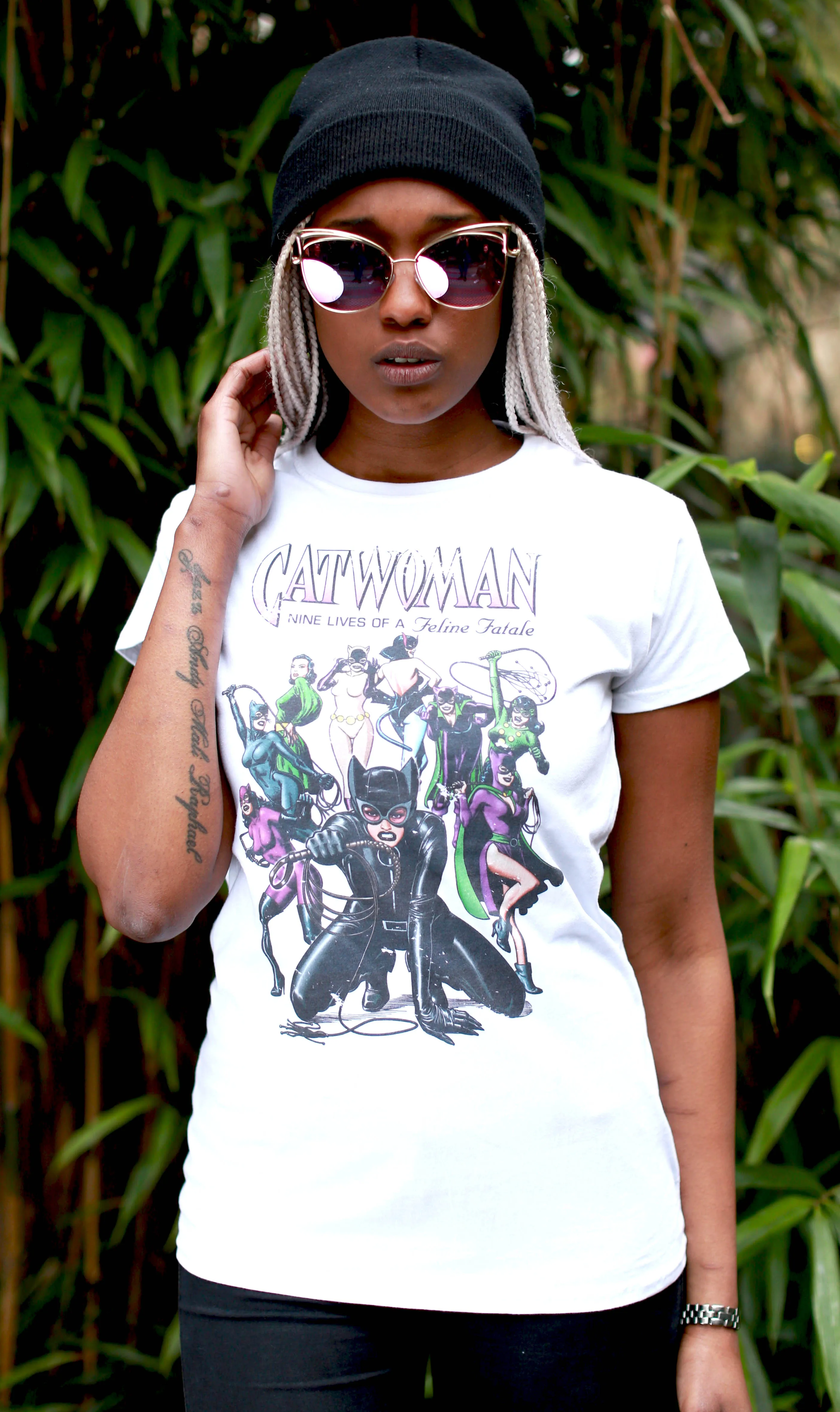 DC Comics Catwoman Cover Nine Lives Official Women's T-shirt (White)