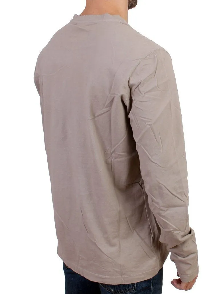 Gray crewneck long sleeve t-shirt