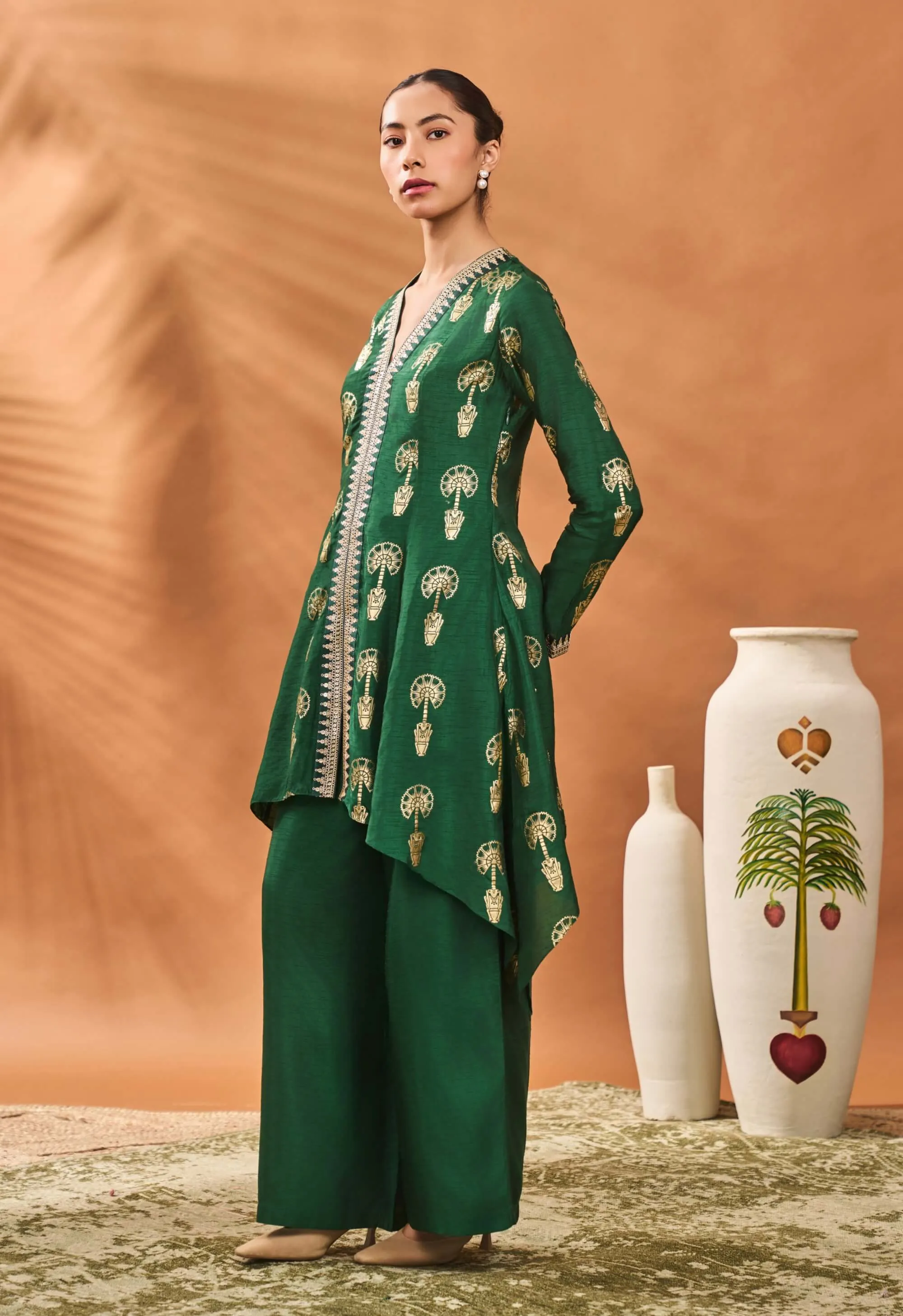 Green traveller's palm tunic and pants