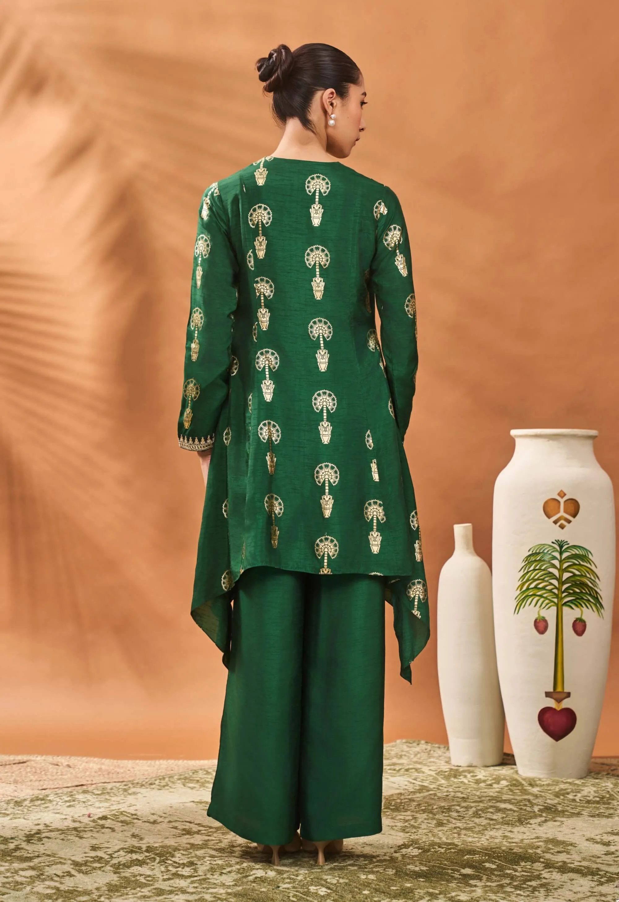 Green traveller's palm tunic and pants