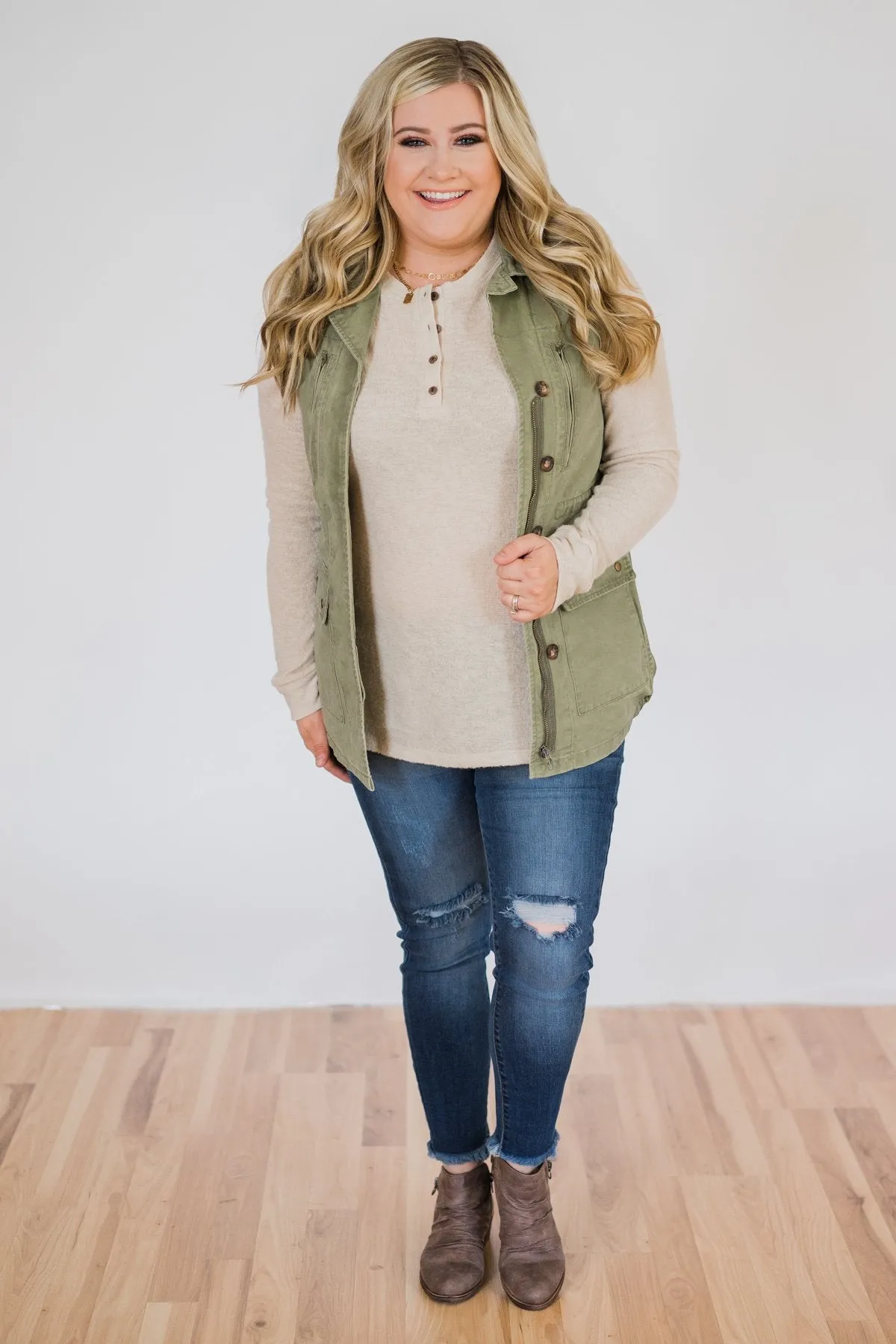 It's in the Details Utility Vest- Deep Sage