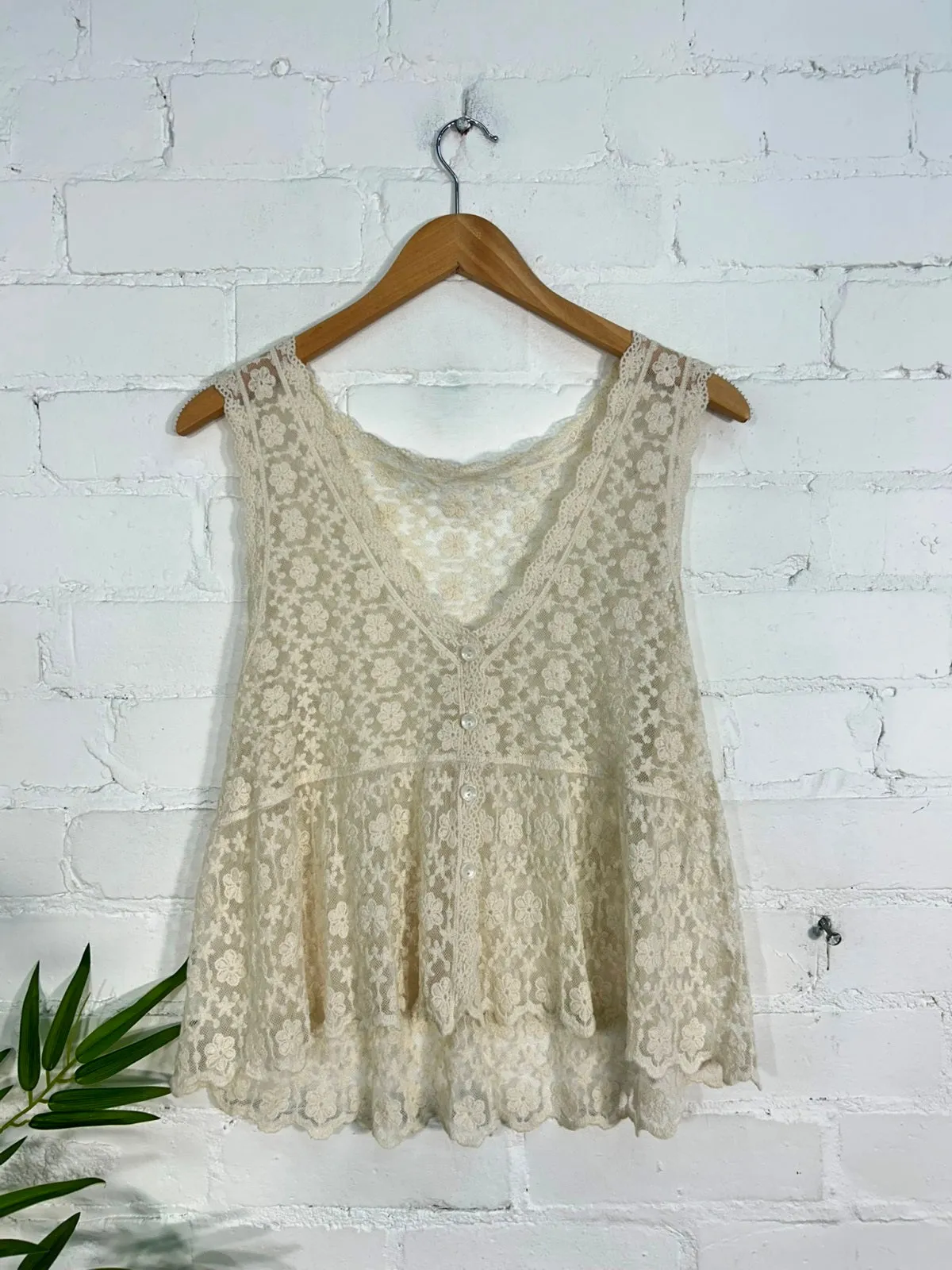 Lace Sleeveless Button Top
