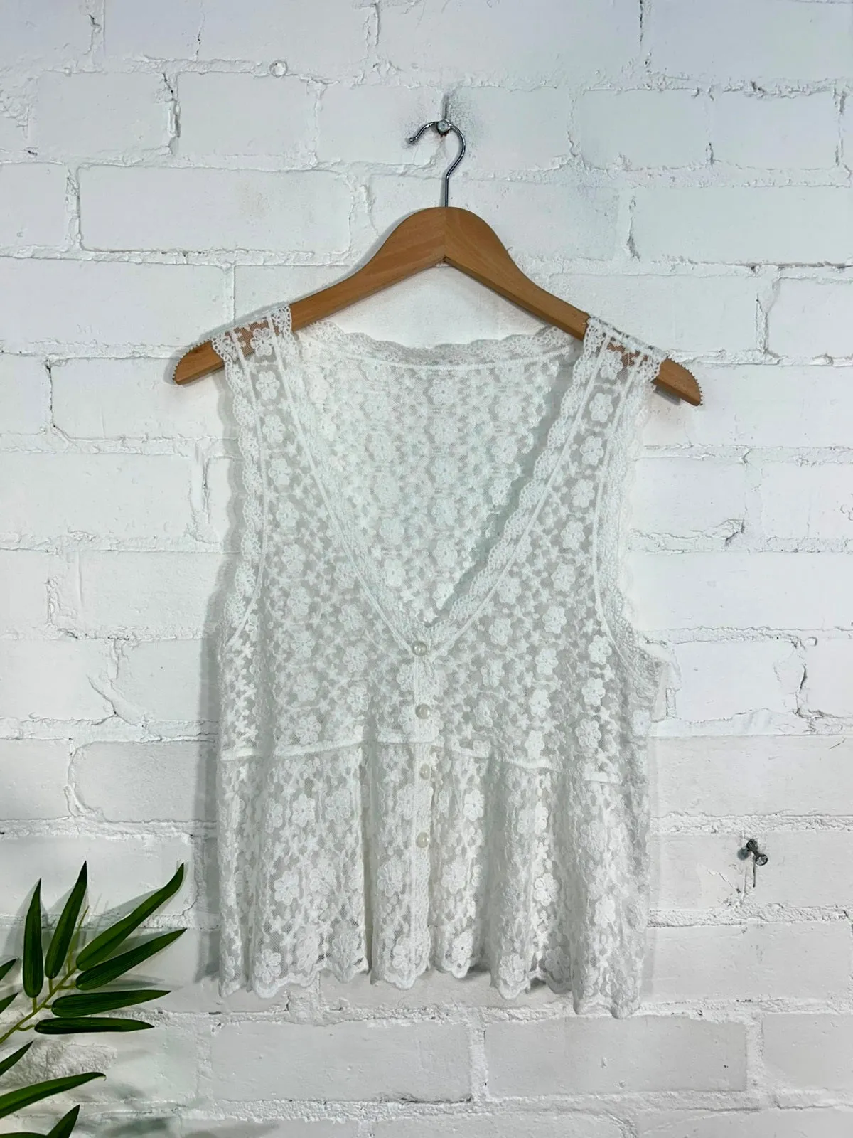 Lace Sleeveless Button Top
