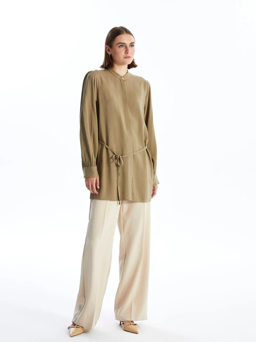 LCWAIKIKI Classic

Light Khaki Mandarin Collar Linen Blend Women's Tunic