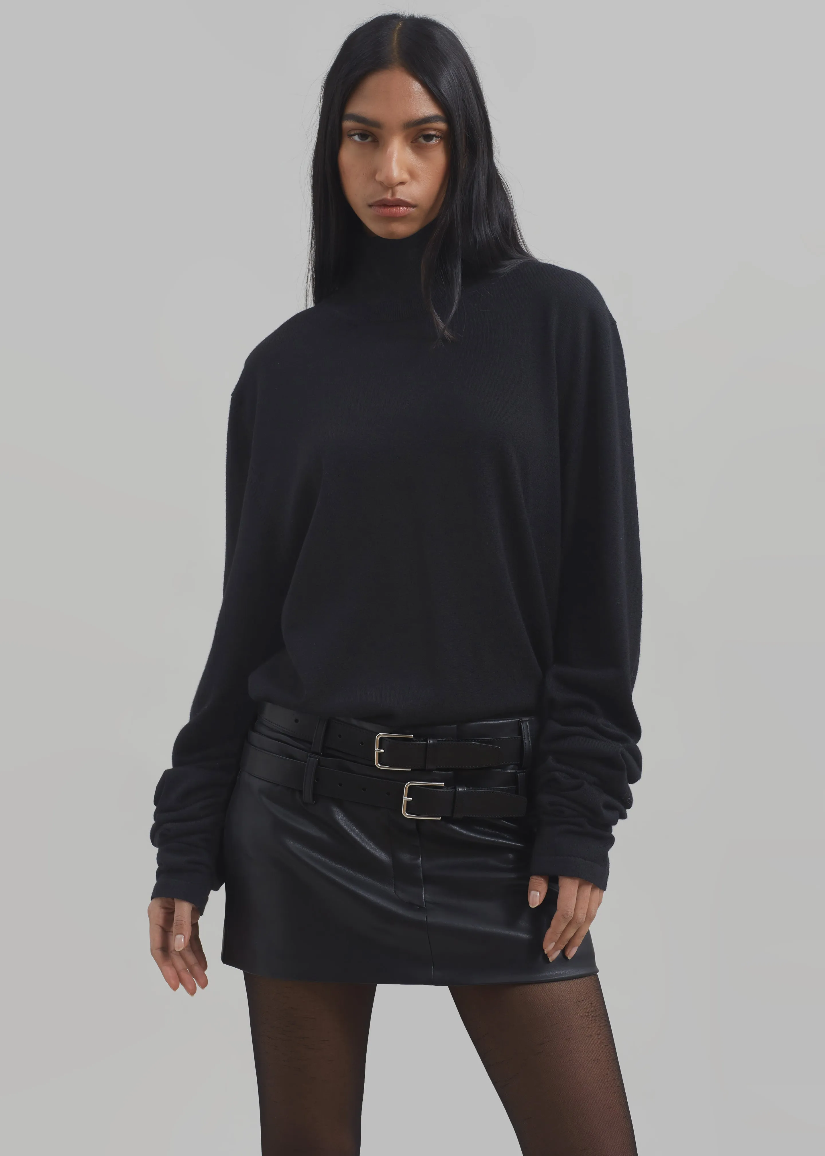 Logan Wool Extra Long Sleeve Turtleneck - Black