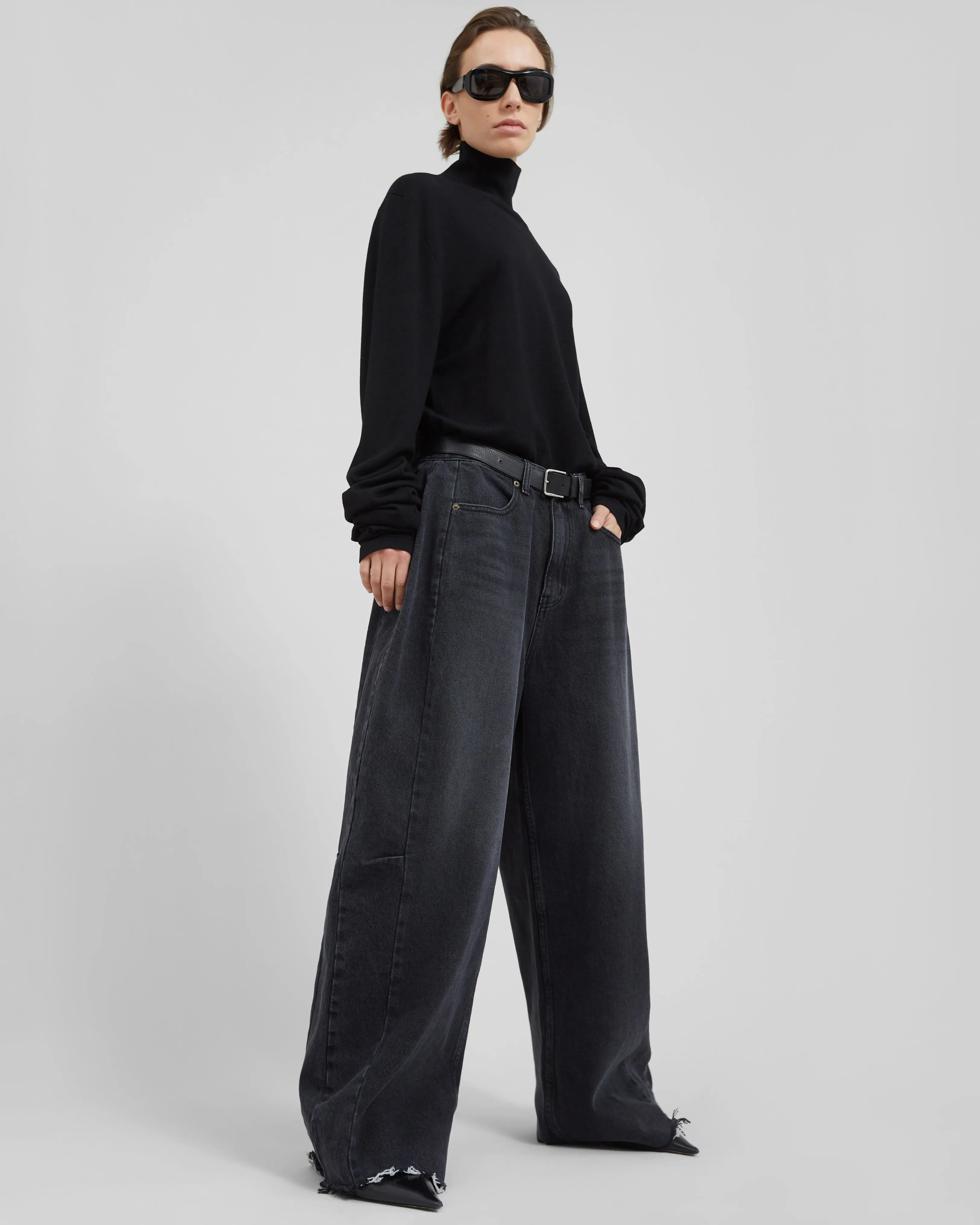 Logan Wool Extra Long Sleeve Turtleneck - Black