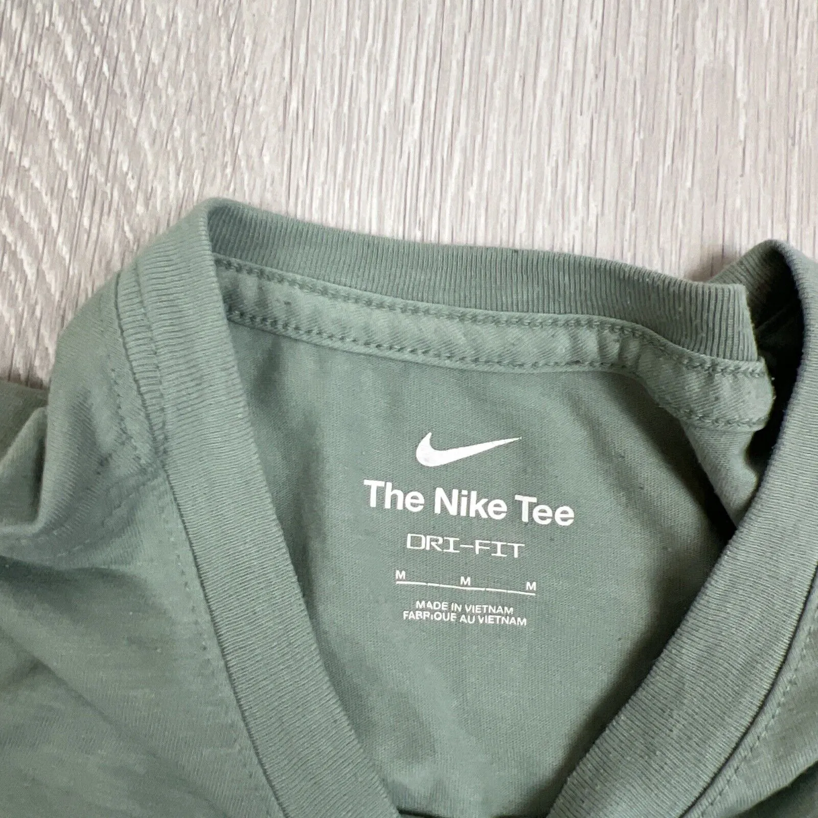 Nike Puma Cotton On Uniqlo Mens T-Shirt Bundle Size Medium (4-Shirts)