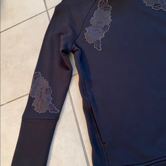 NWT Lululemon Embroidered to You Tunic size 6