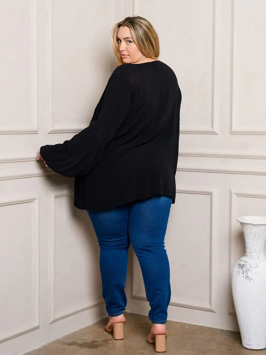 PLUS SIZE LONG SLEEVE V-NECK TUNIC TOP