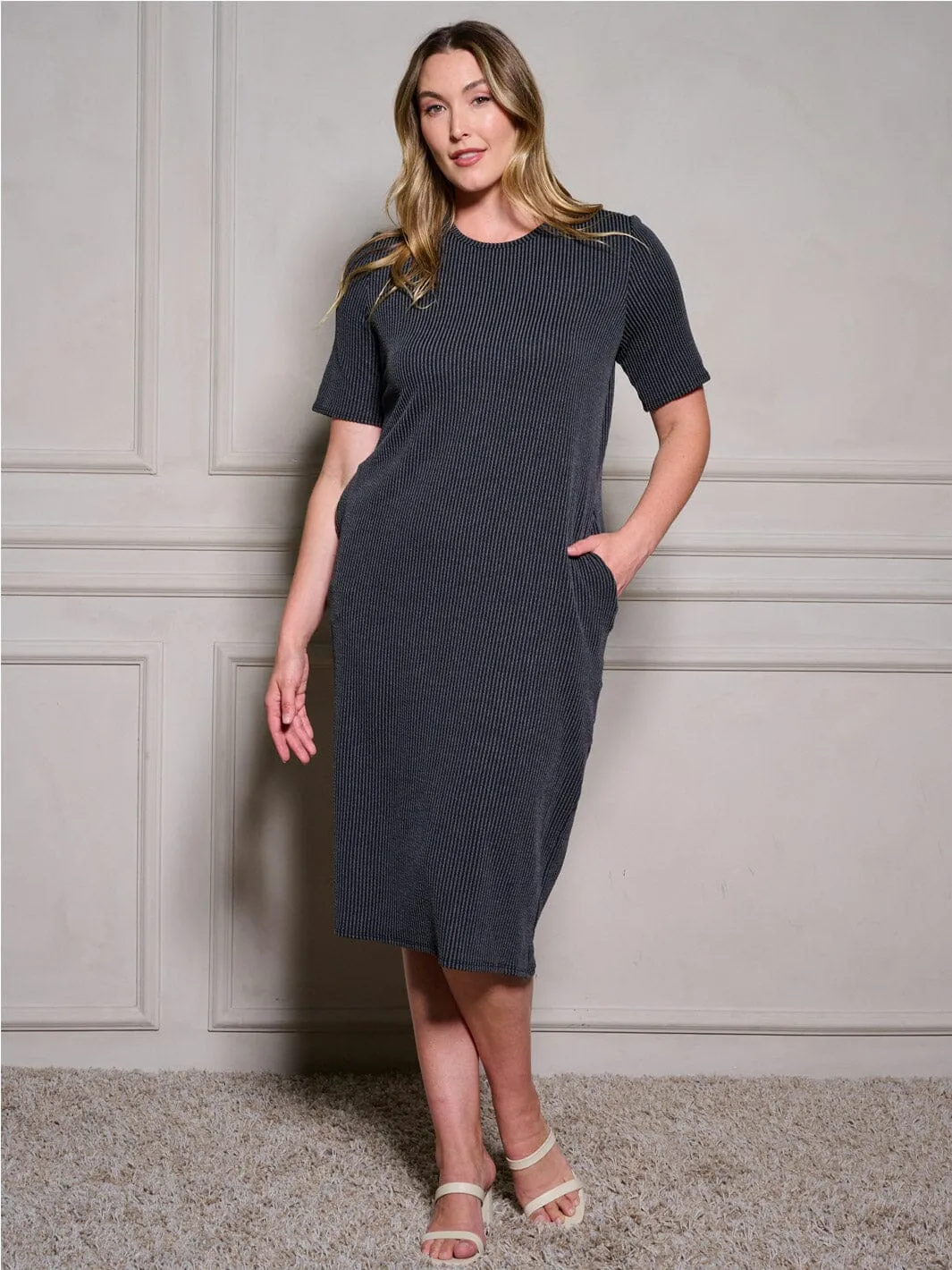 PLUS SIZE SHORT SLEEVE POCKETS RIBBED TUNIC MIDI DRESS