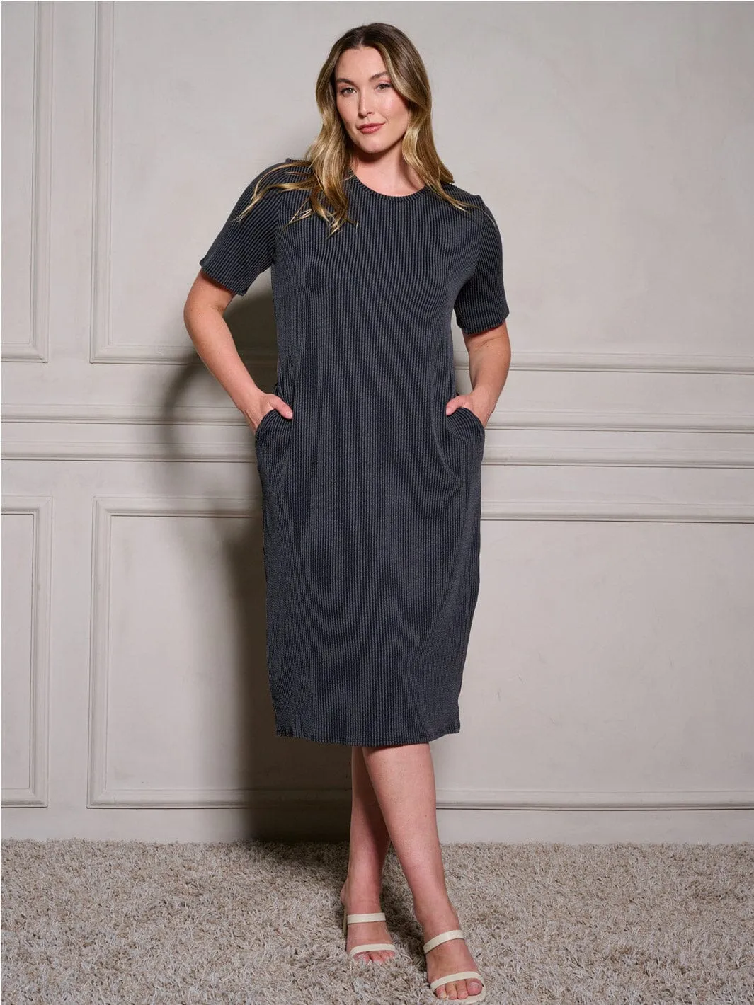 PLUS SIZE SHORT SLEEVE POCKETS RIBBED TUNIC MIDI DRESS