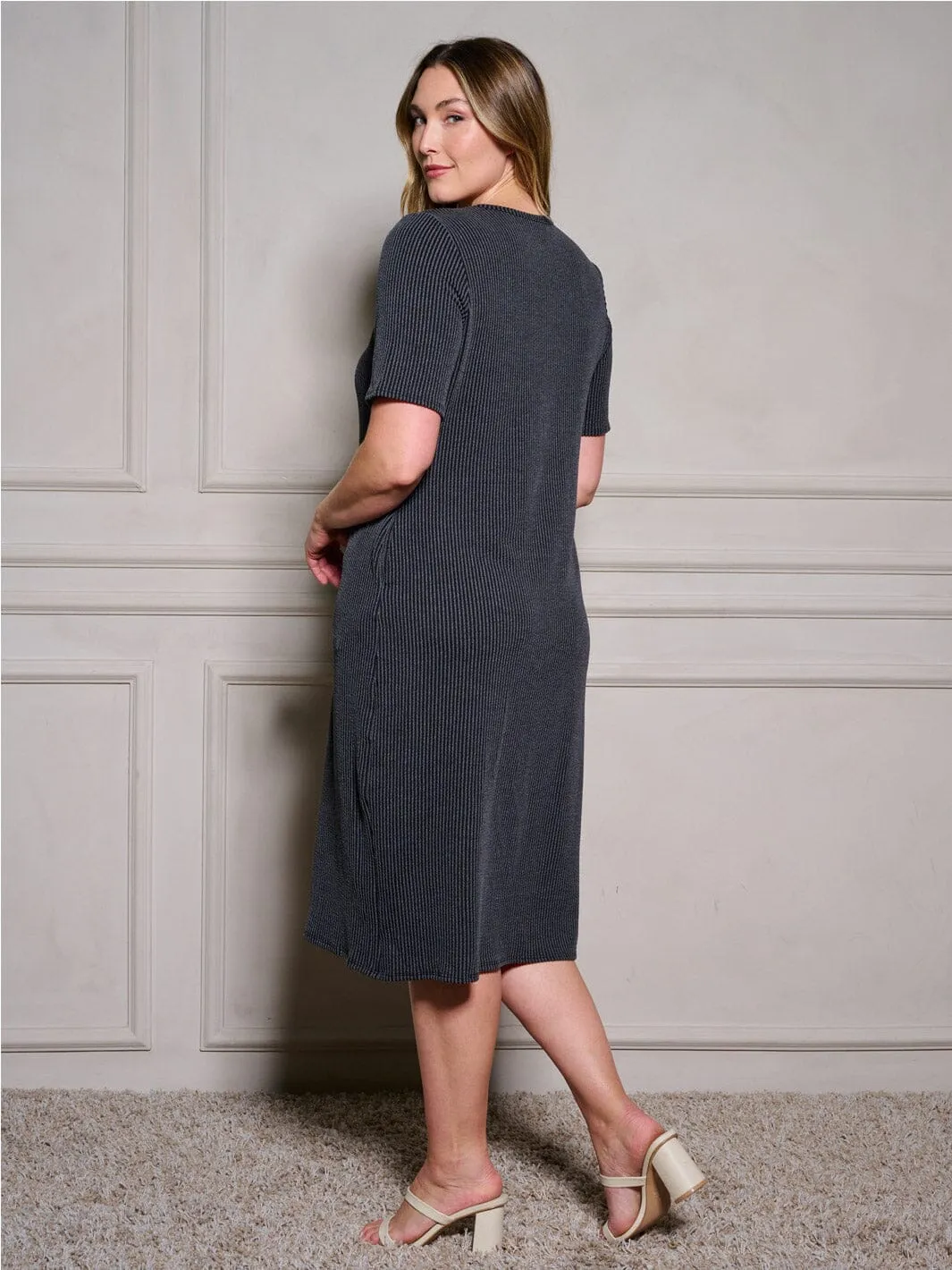 PLUS SIZE SHORT SLEEVE POCKETS RIBBED TUNIC MIDI DRESS