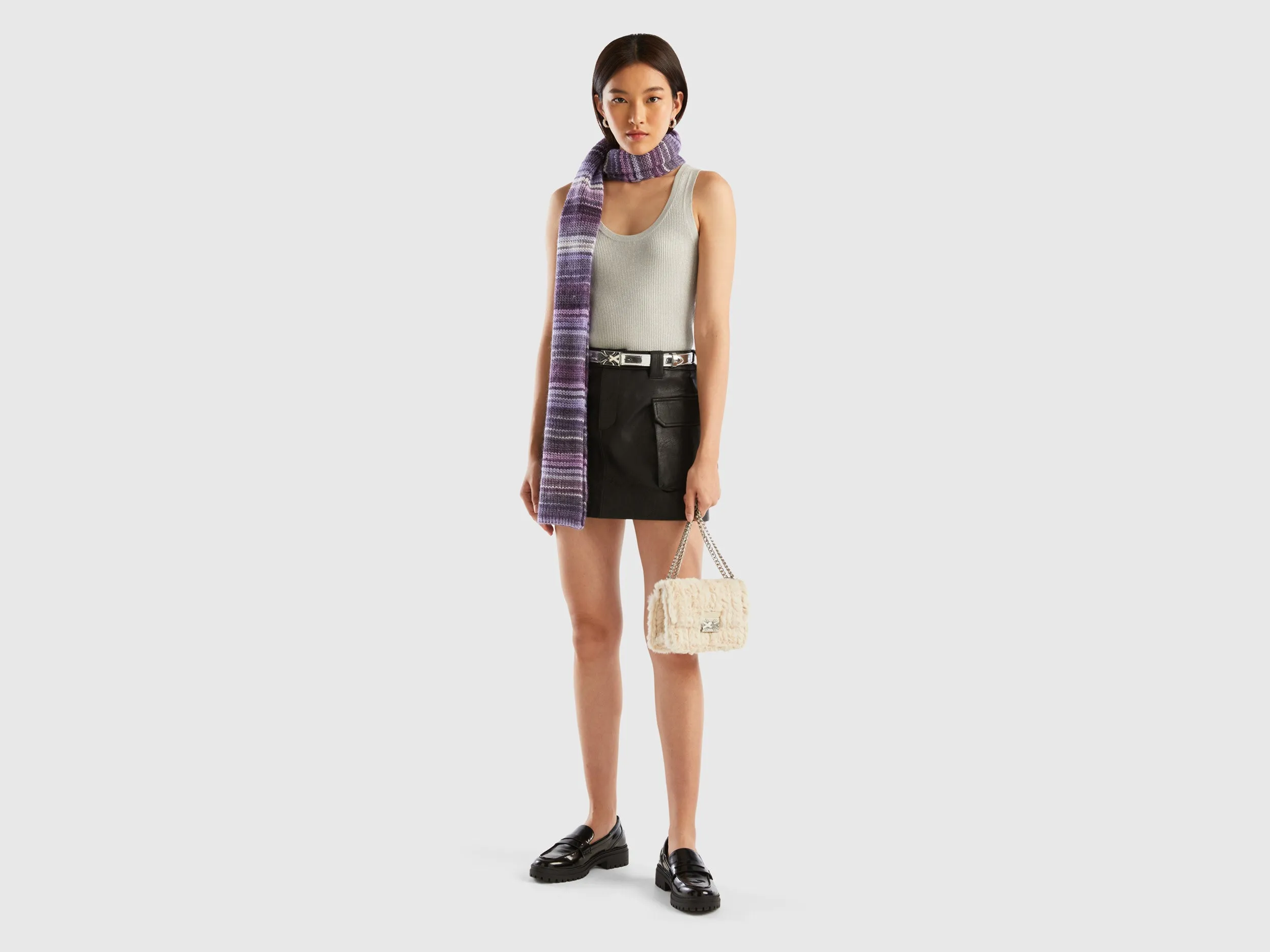 Regular Fit Scoop Neck Solid Vest