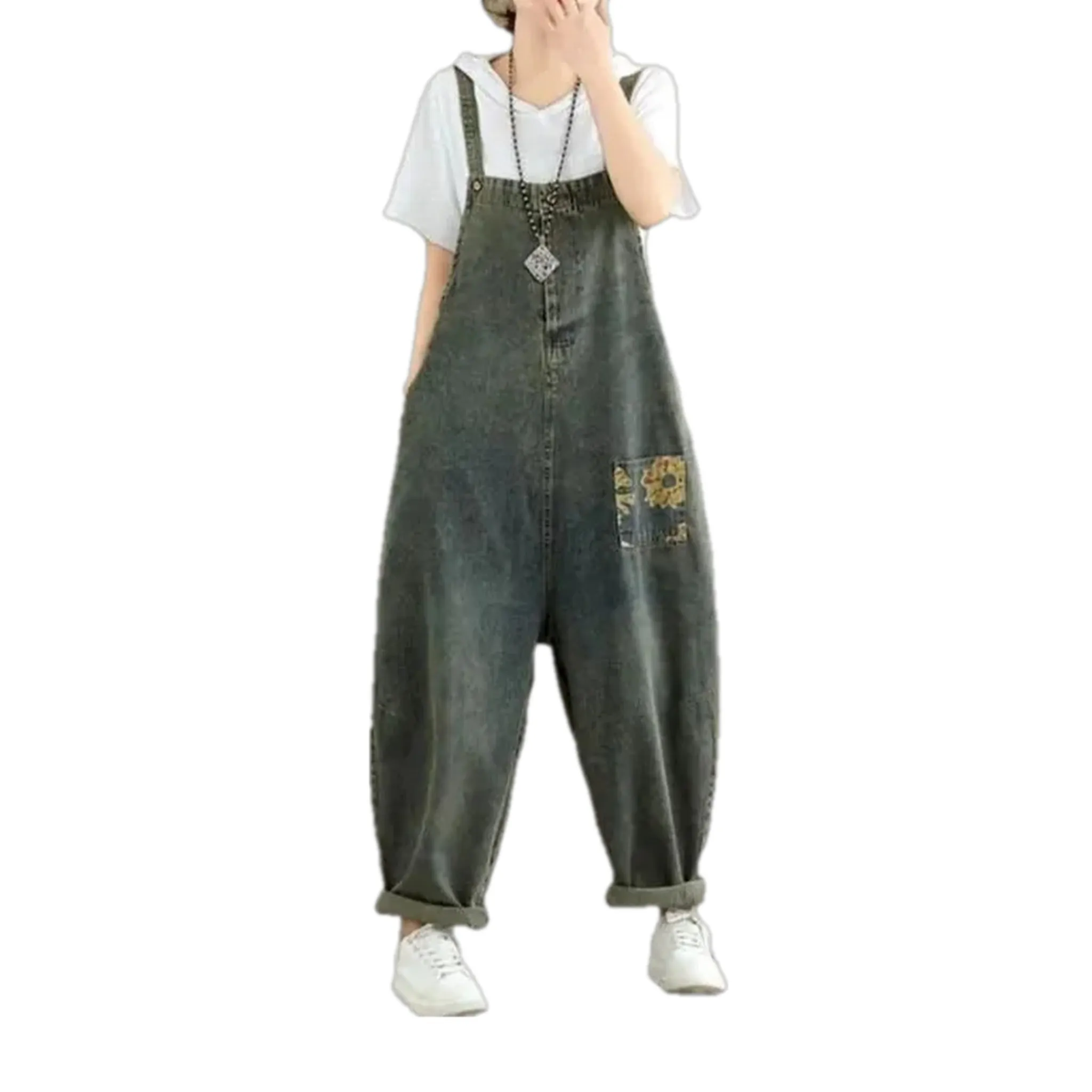 Retro style denim bib for ladies