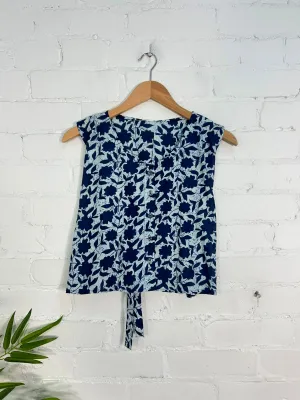 Sleeveless Button Crop Top