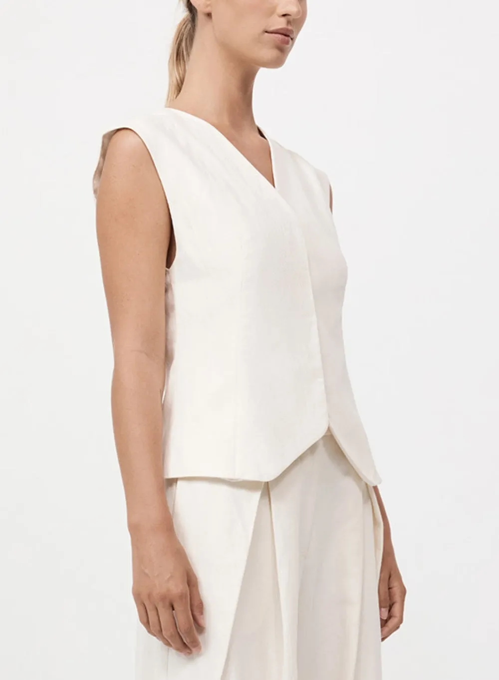 ST. AGNI | Minimal Tailored Vest