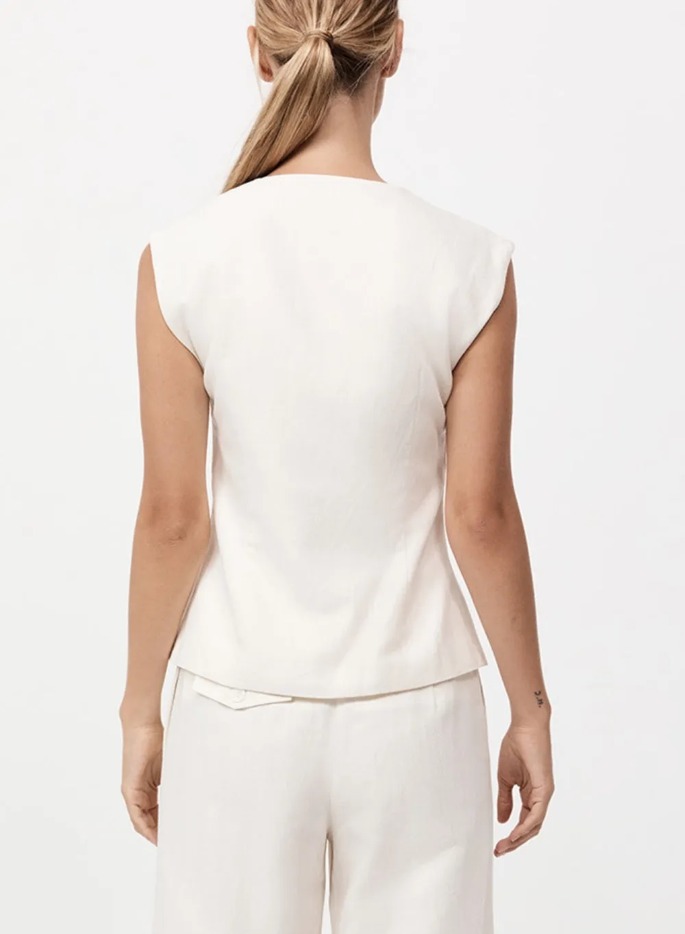 ST. AGNI | Minimal Tailored Vest